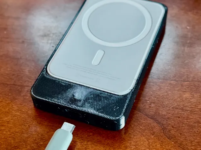 Apple MagSafe Battery Pack USB-C Adapter Case