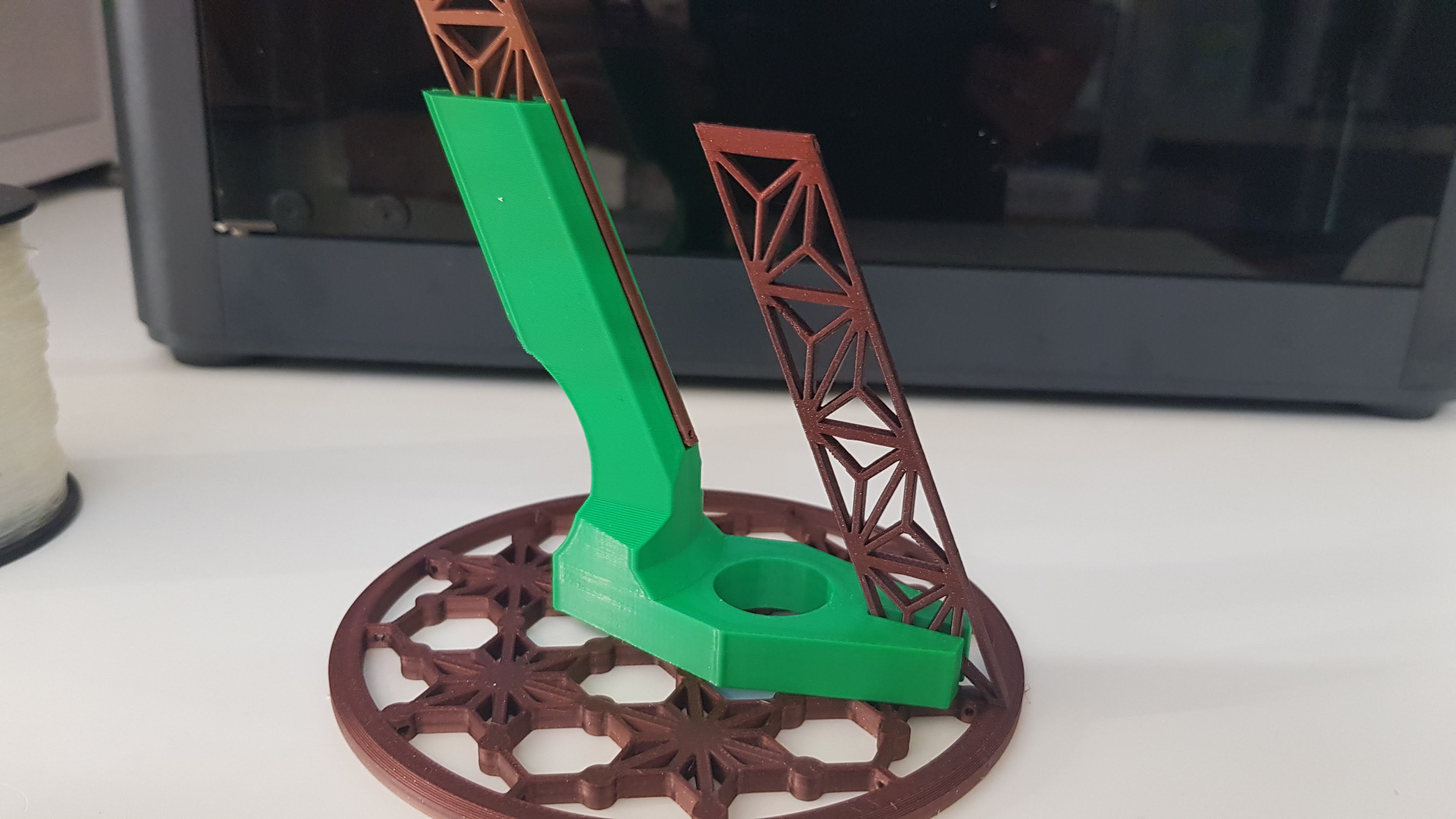 Miniatura 6 do modelo 3D Flying Table
