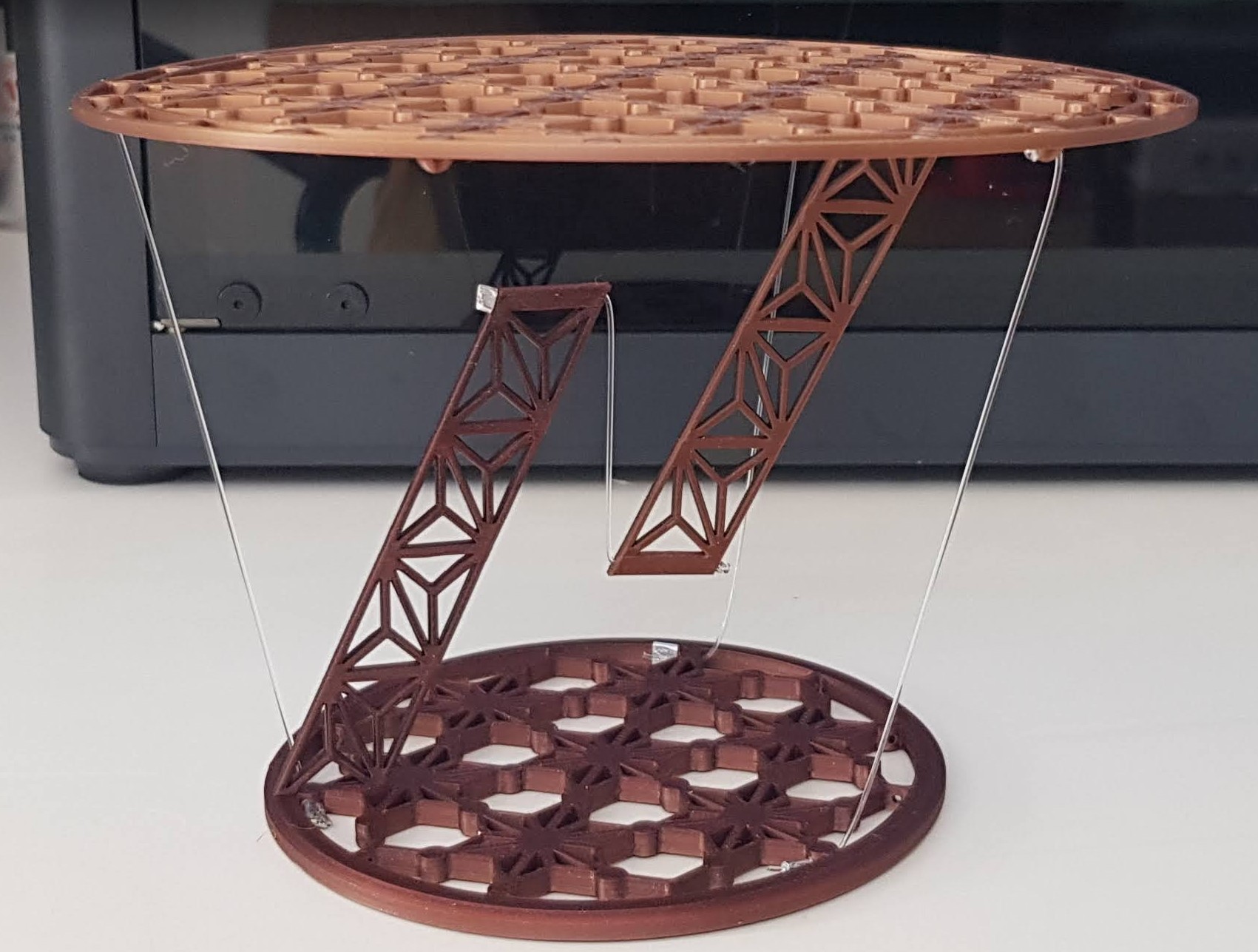 Miniatura 3 do modelo 3D Flying Table