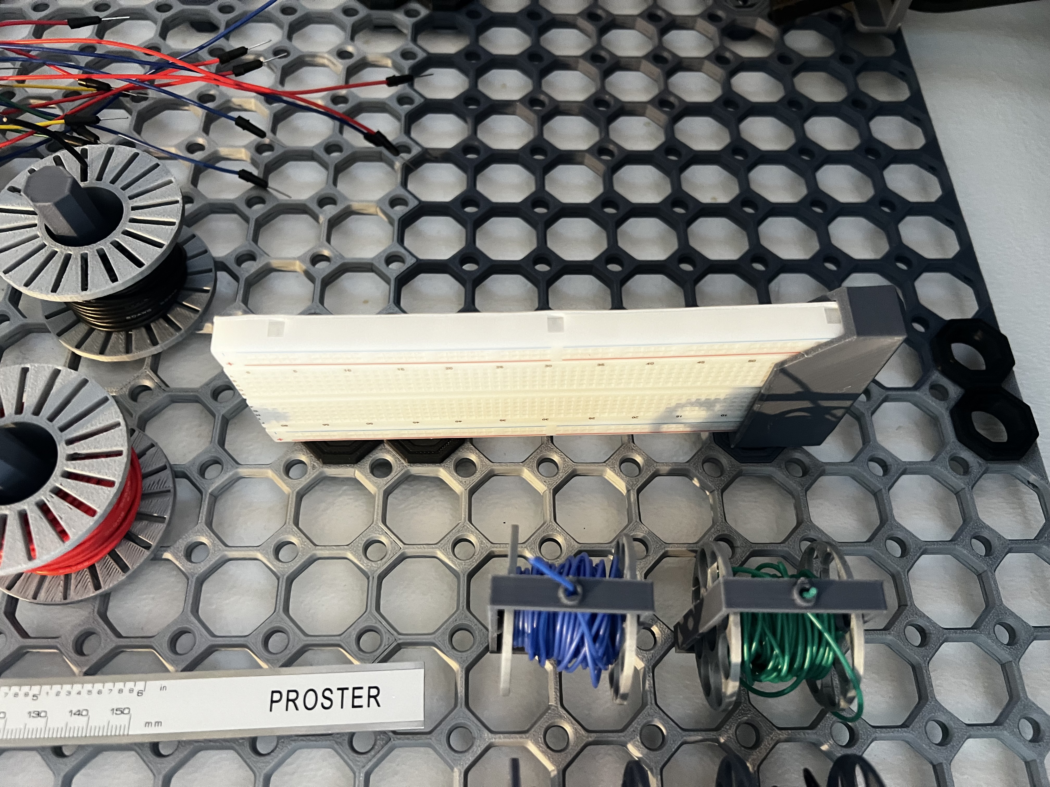 Multiboard Breadboard Holder Singular (Remix)