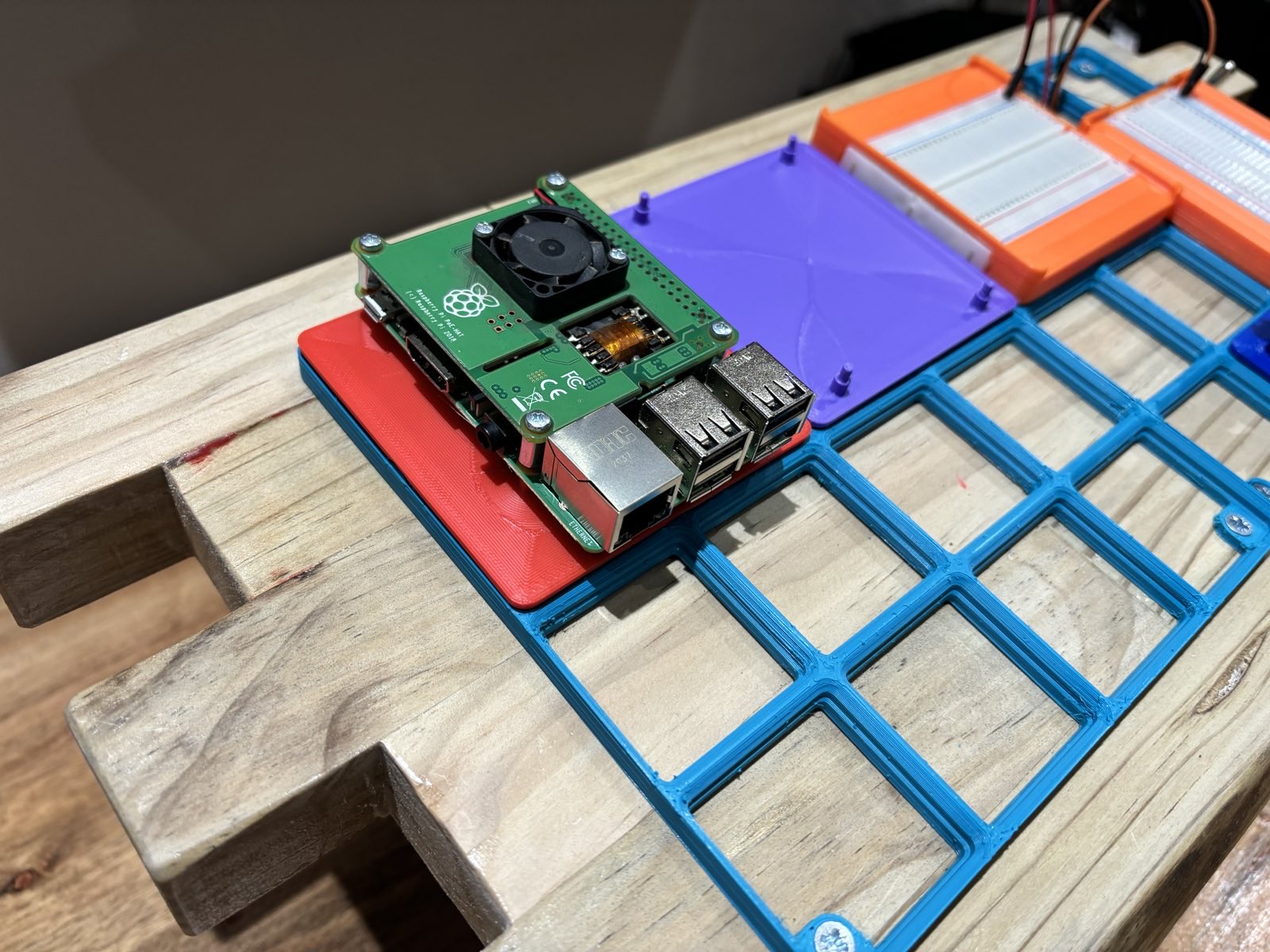 Miniatura 2 do modelo 3D Gridfinity Electronics bench