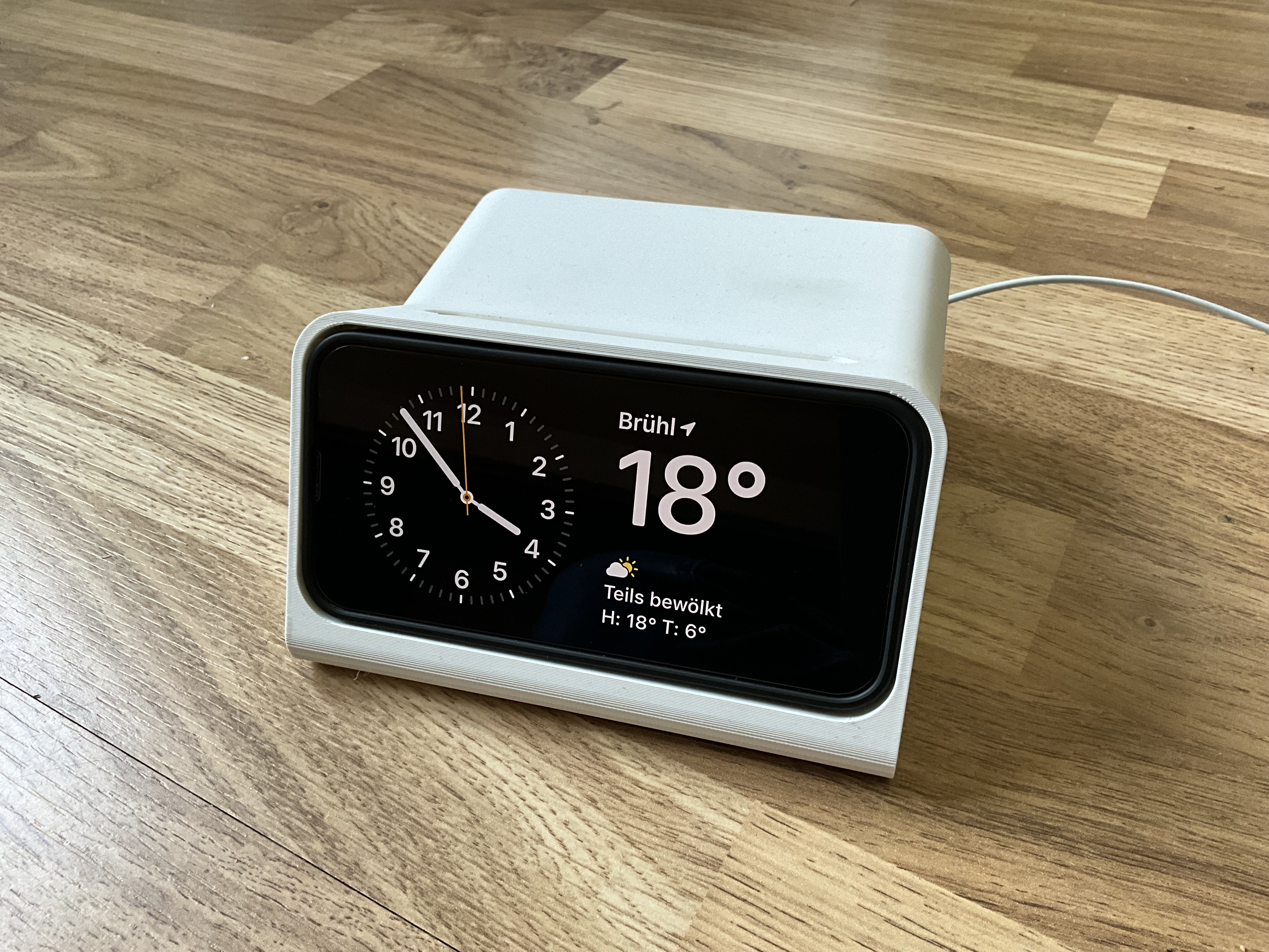 iPhone 13+Case Standby Mode Dock Alarm Clock