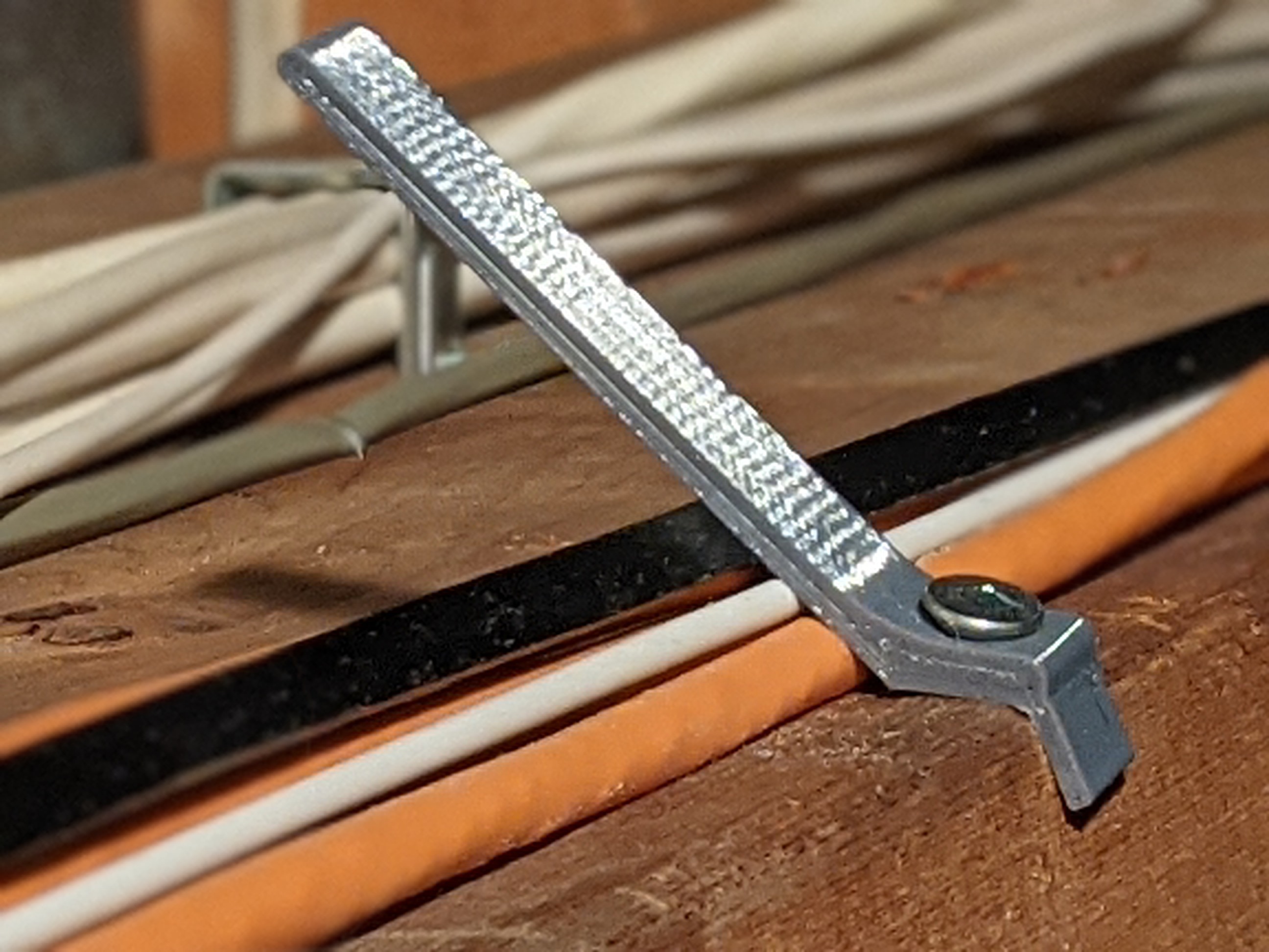 Light cable hanger