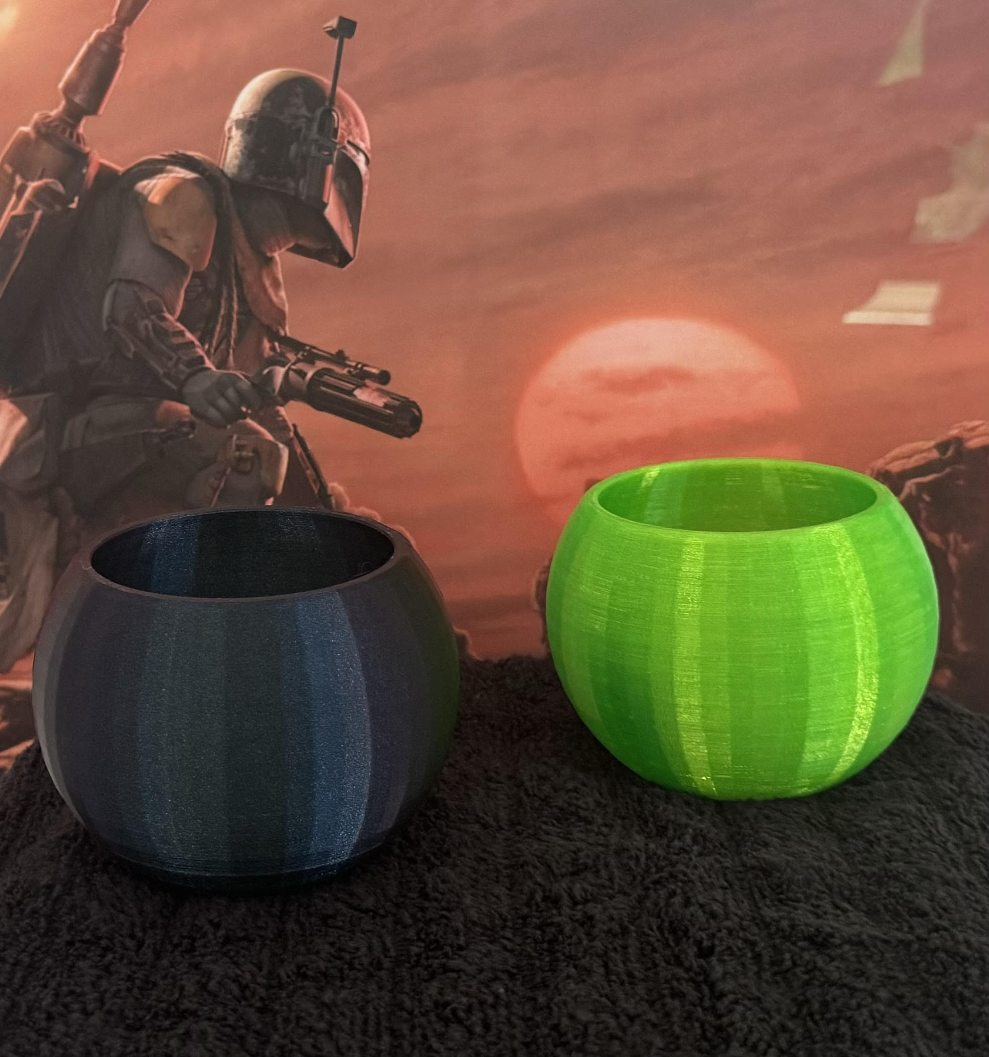 Round cup