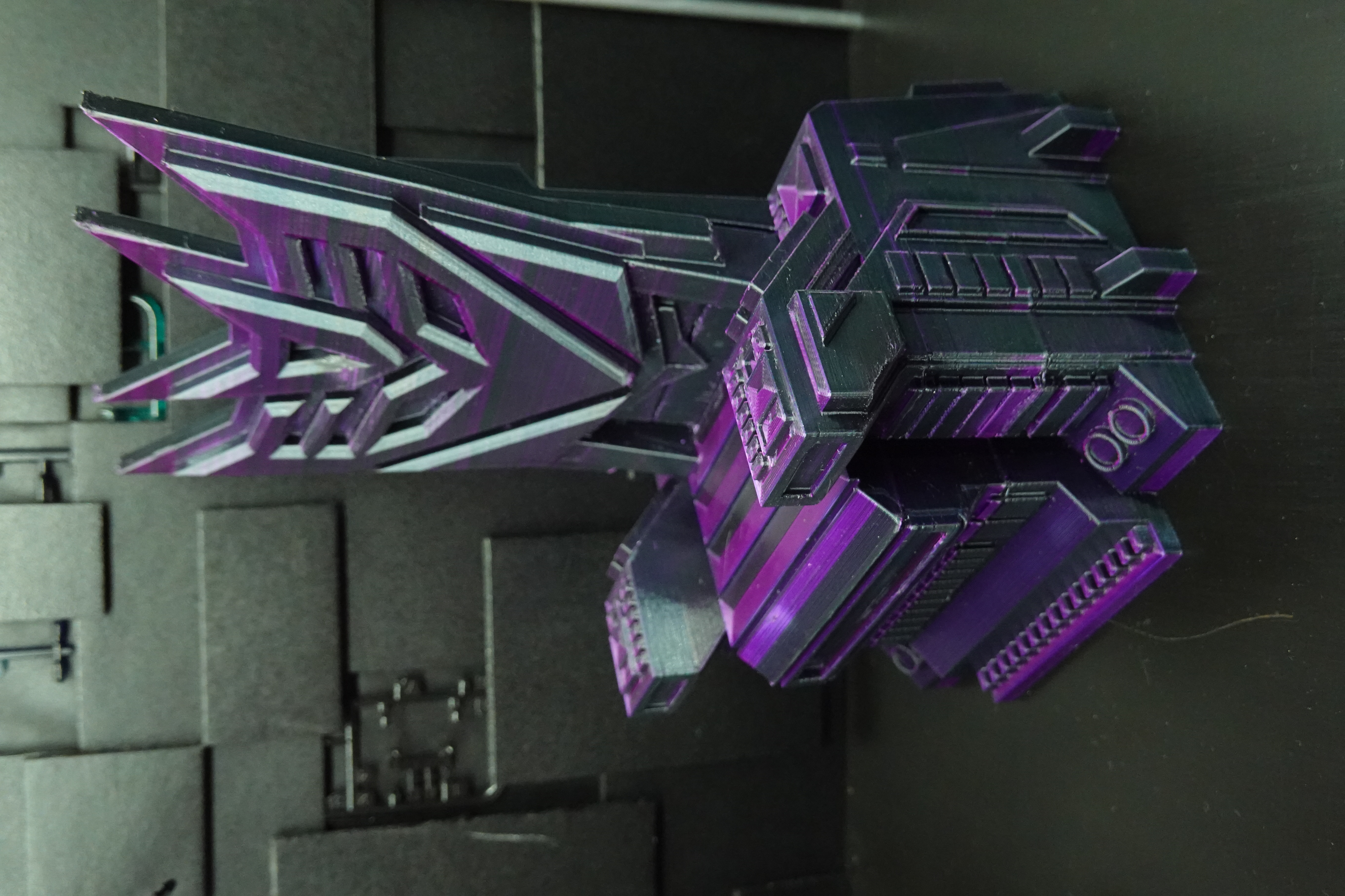 Miniatura 3 do modelo 3D Deception Tyrant's Throne
