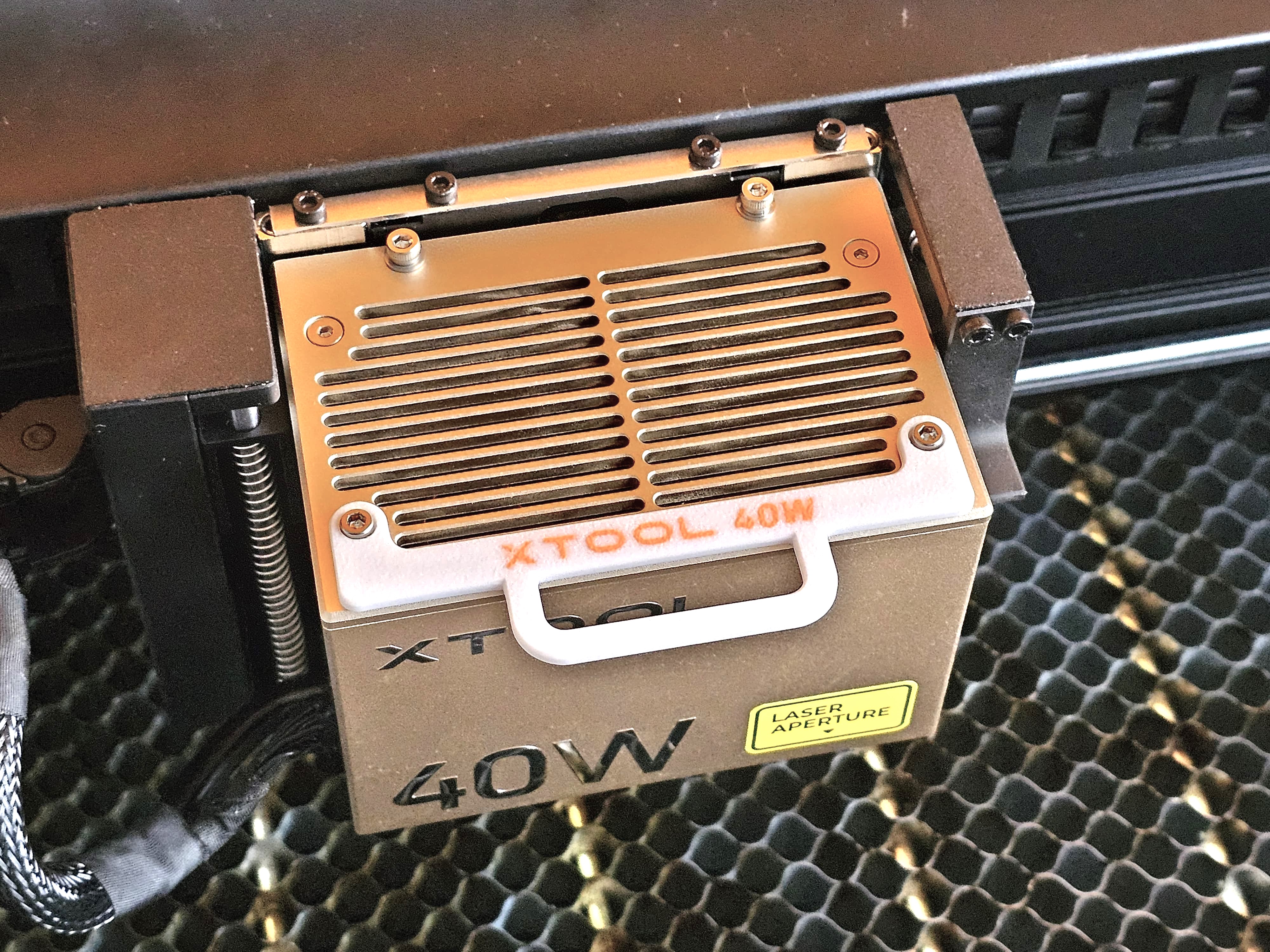 xTool S1 40W handle