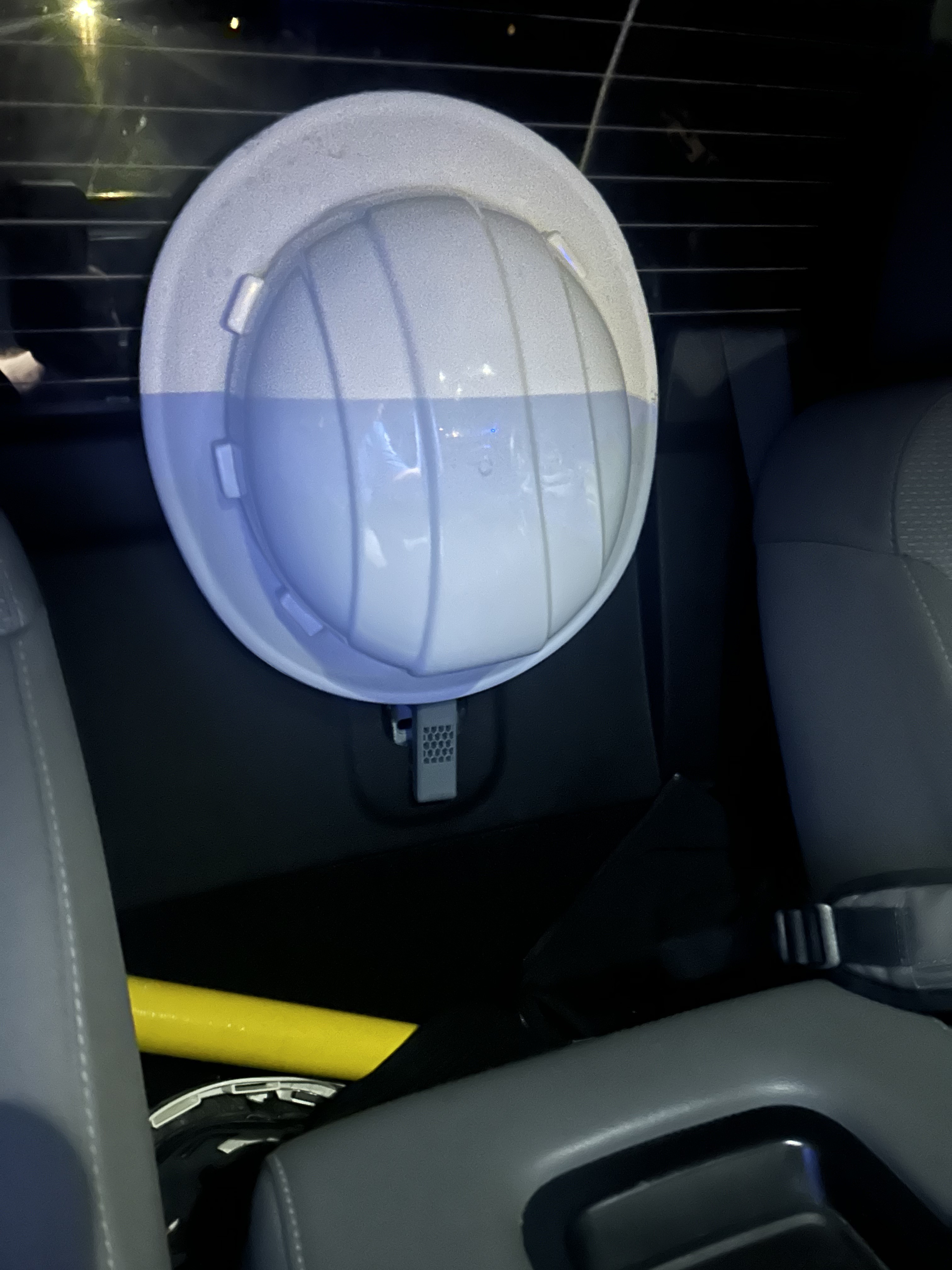 GM Reg Cab Full Size Pickup Hard Hat Holder