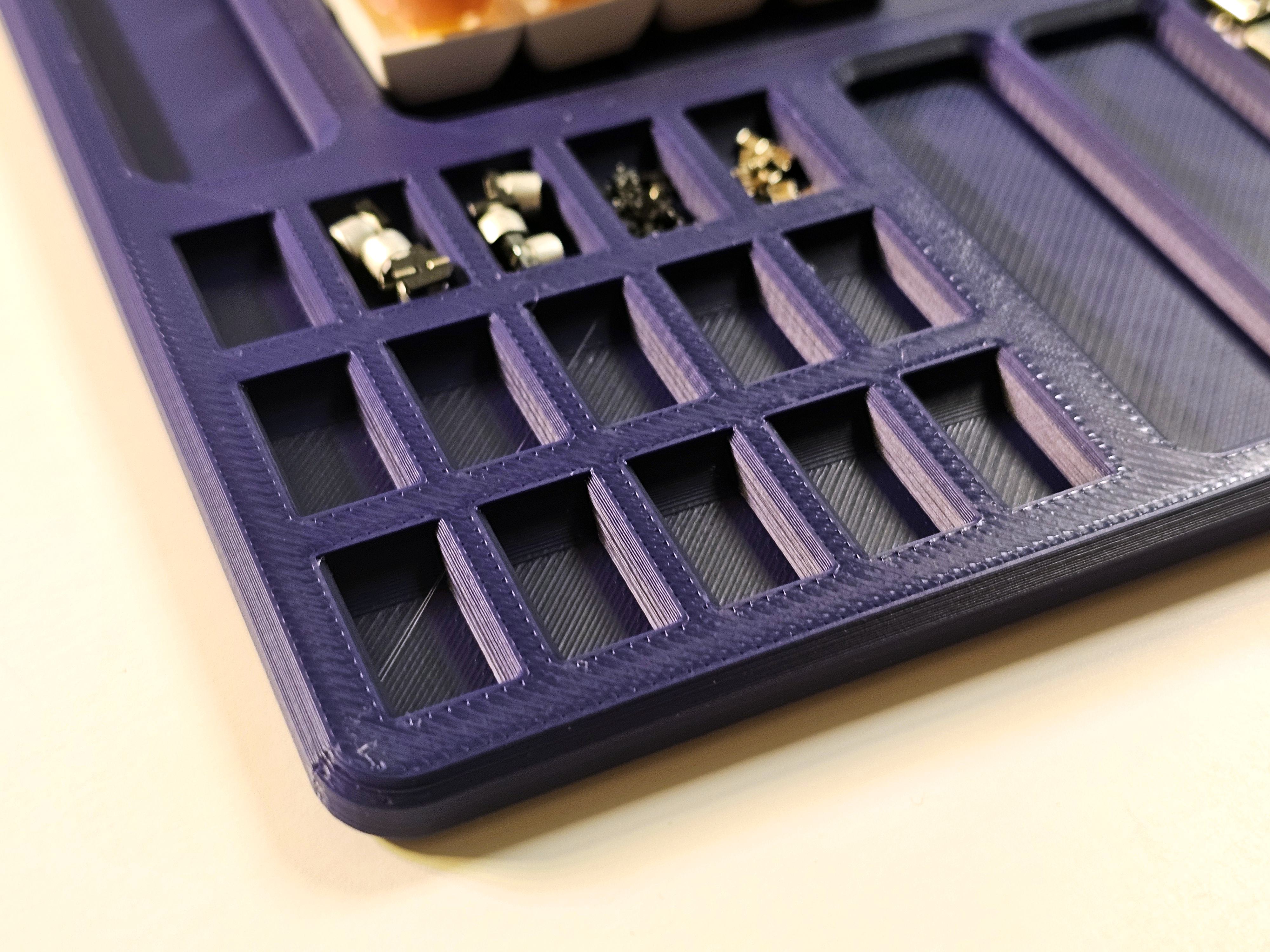 Miniatura 5 do modelo 3D Electronic Components Part Tray