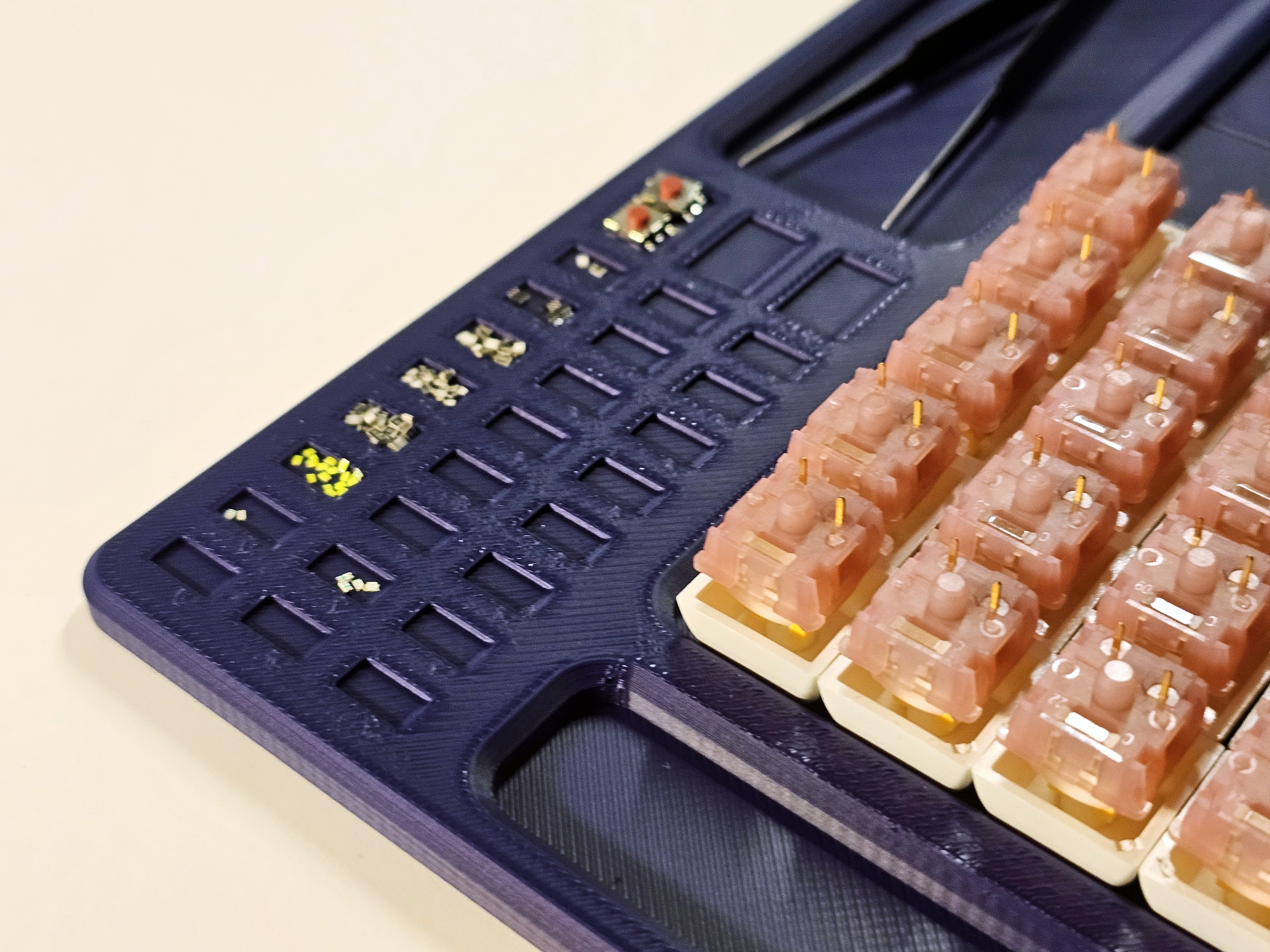 Miniatura 3 do modelo 3D Electronic Components Part Tray