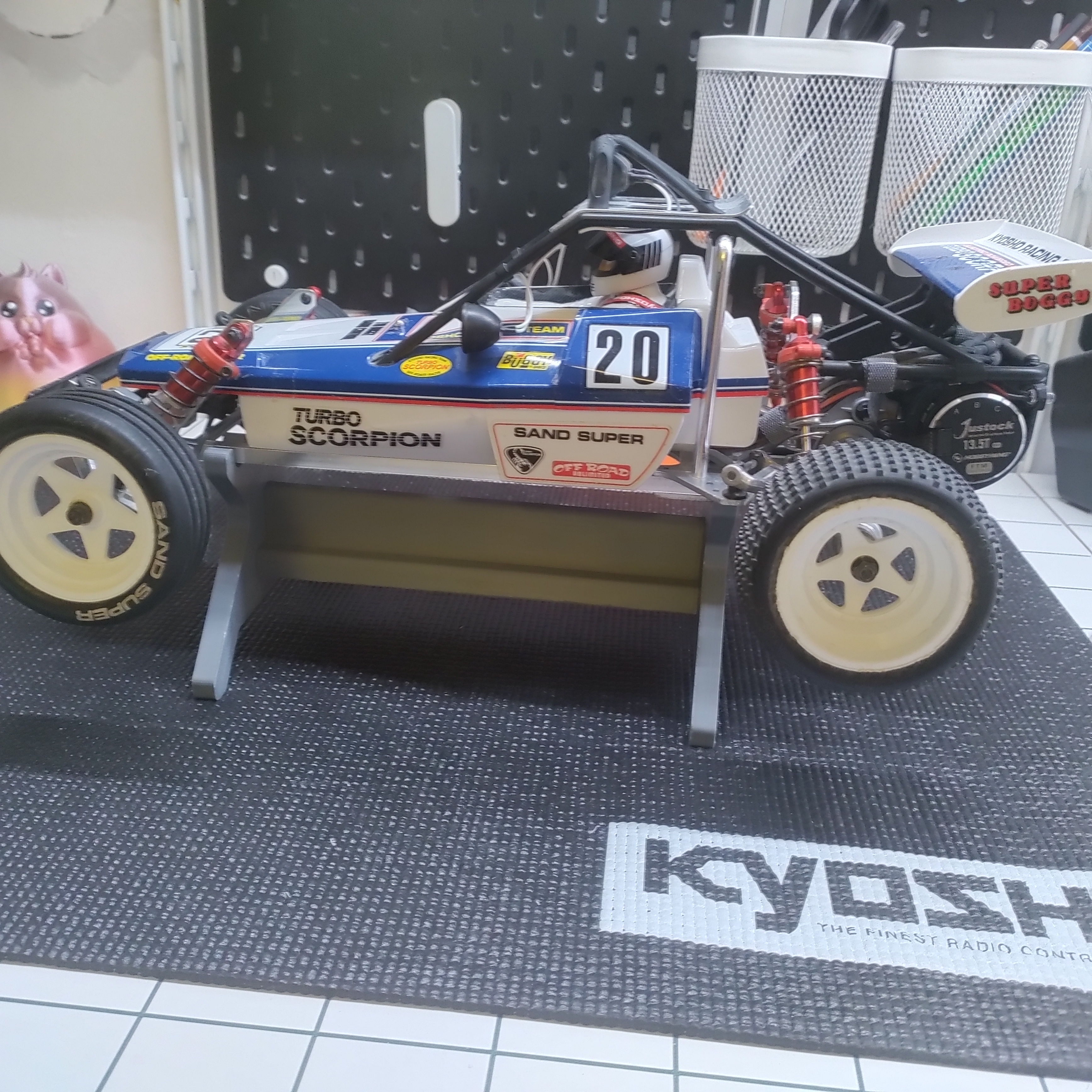 Kyosho (Turbo) Scorpion maintenance stand