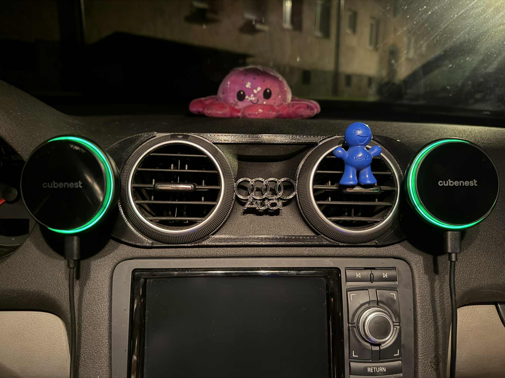 DRŽÁK PRO 2 MOBILNÍ TELEFONY, AUDI A3
