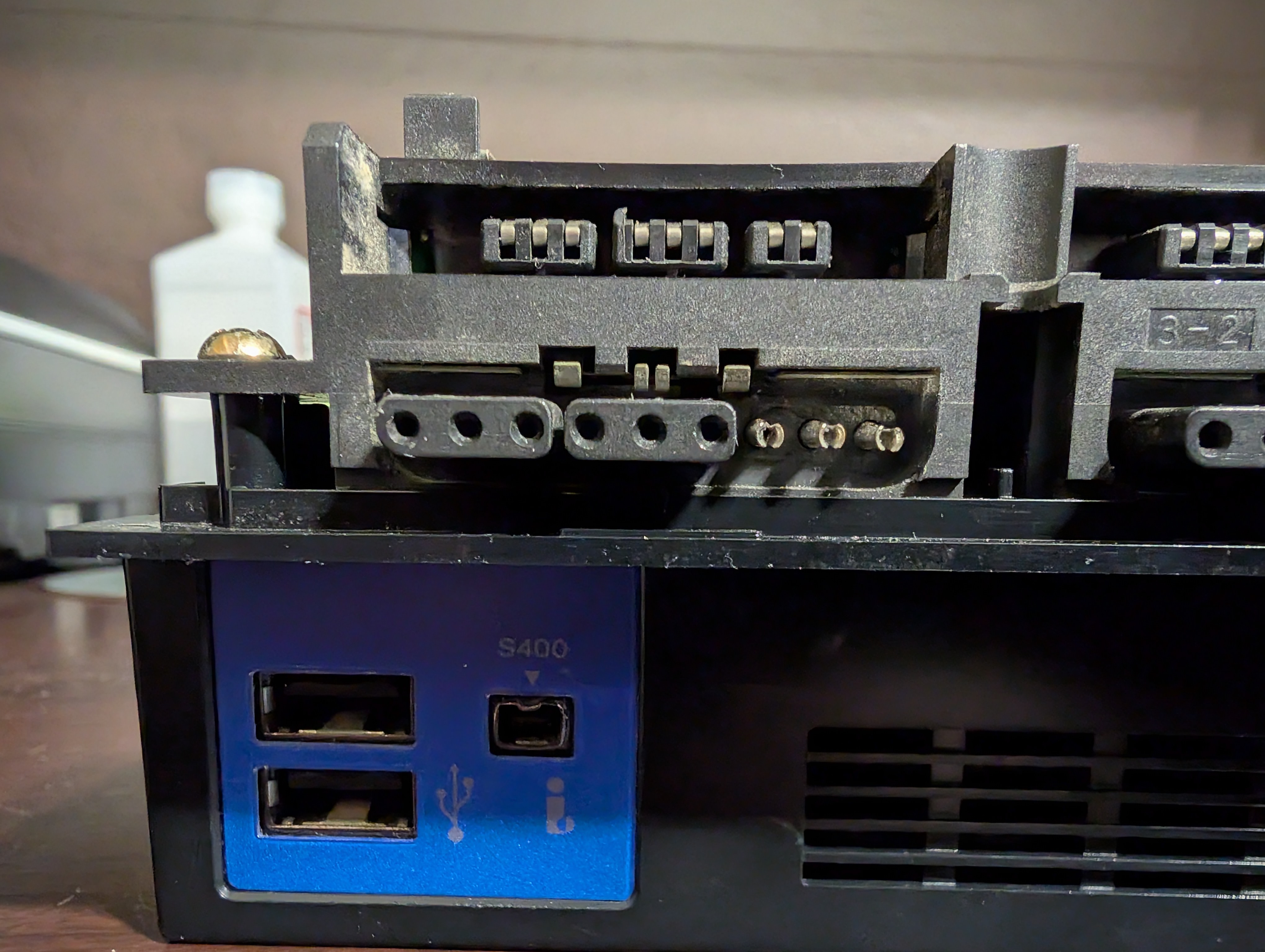 PlayStation/PS2 Controller Port Plastic Bits — miniatura 5