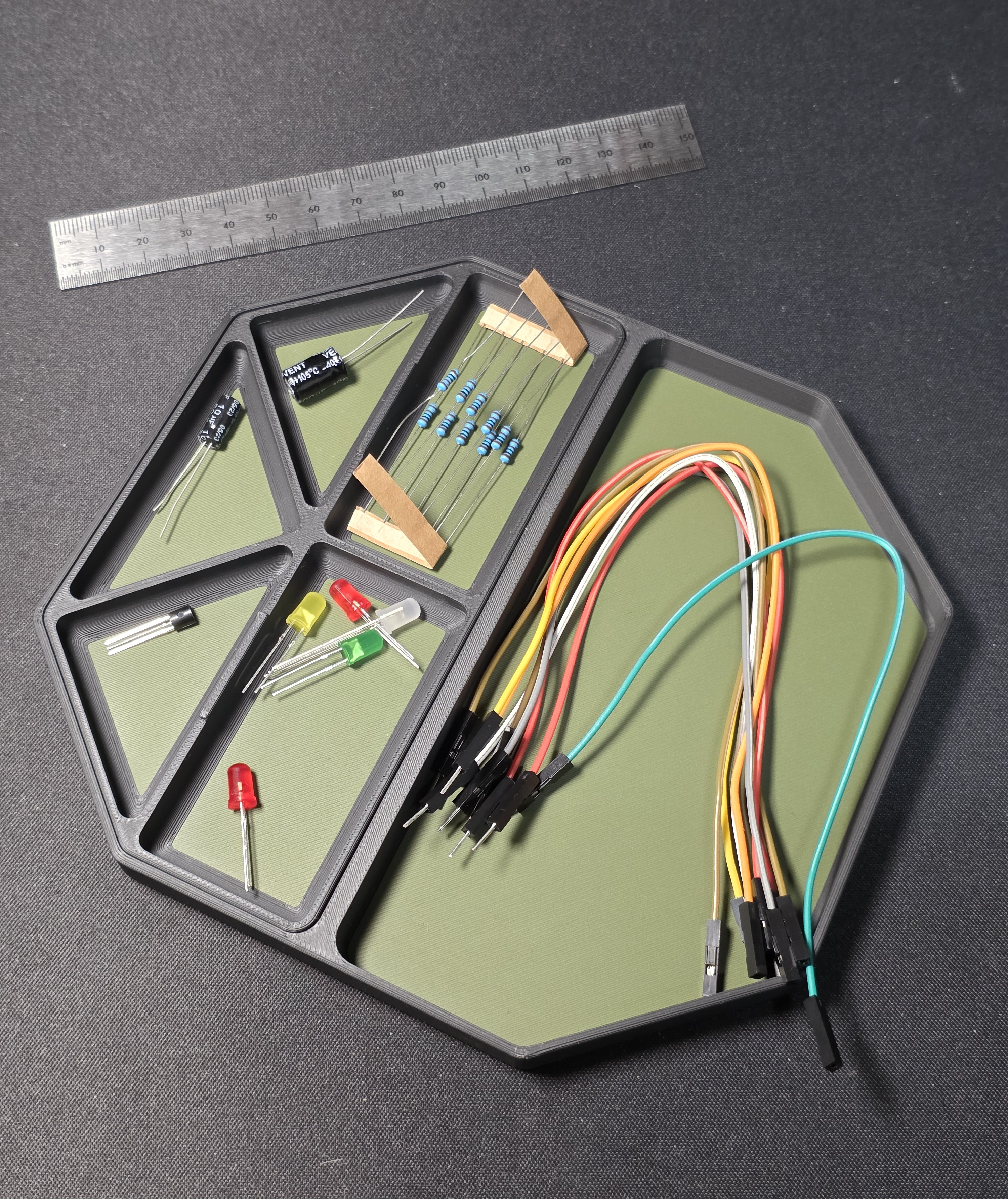 Miniatura 3 do modelo 3D Stackable Modular Parts Tray System