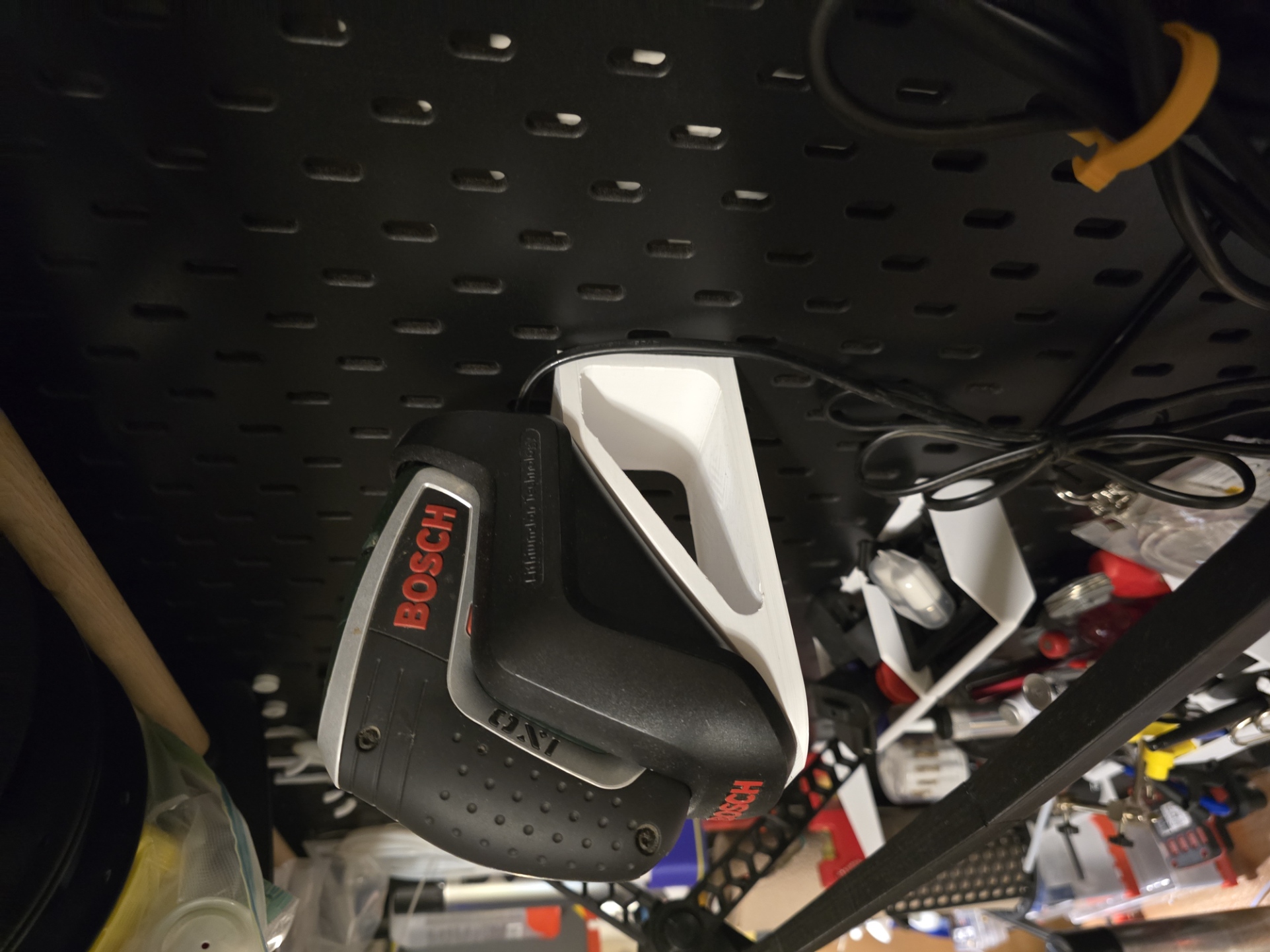 Bosch IXO Skadis Charger Mount