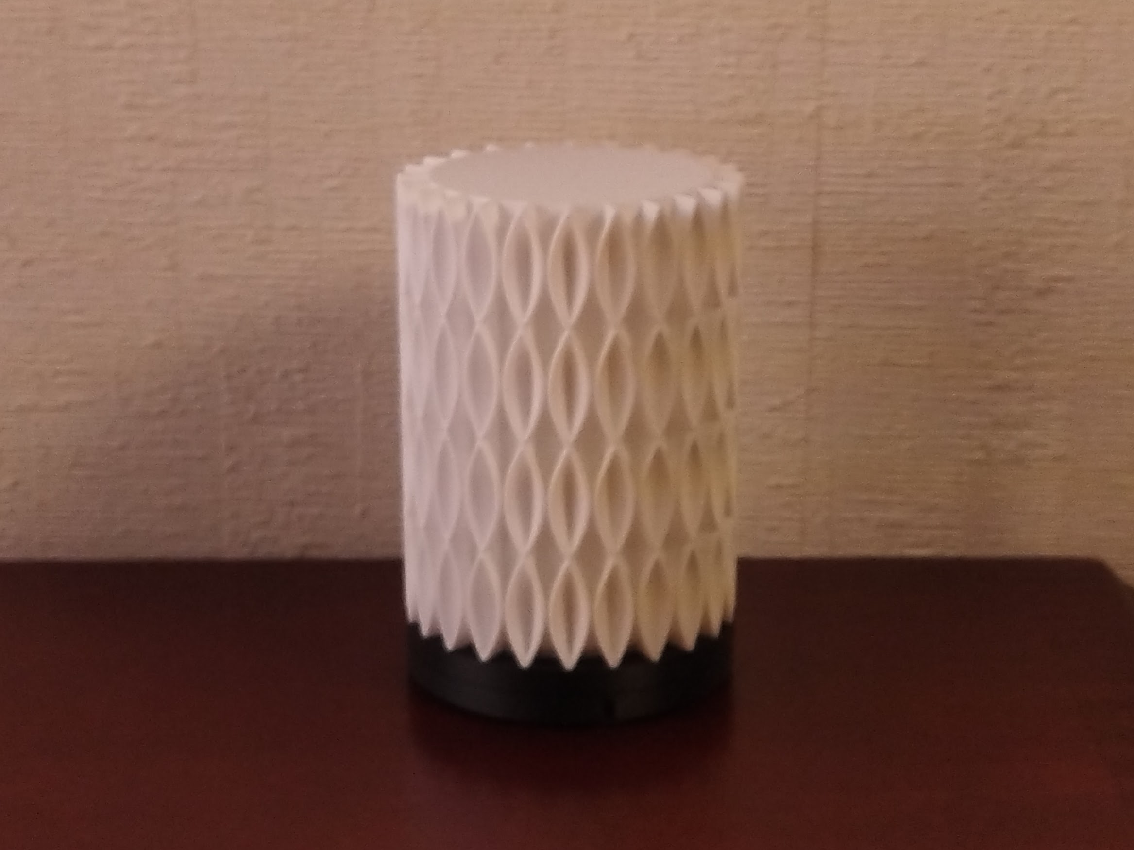 Miniatura 2 do modelo 3D Mini Cross Wave Lamp