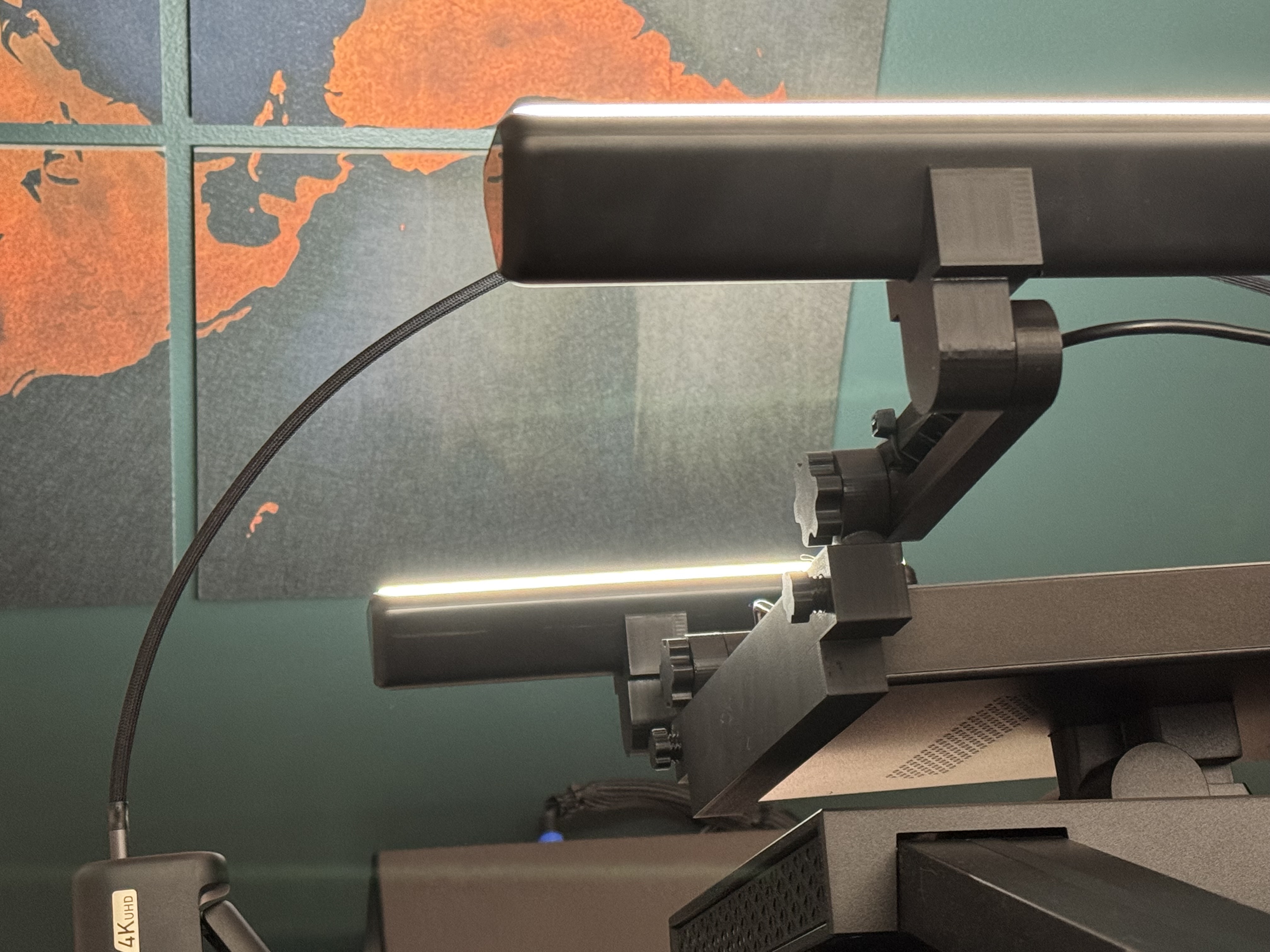Govee light mount for the Multifunctional Adjustable Desk Mount — miniatura 2
