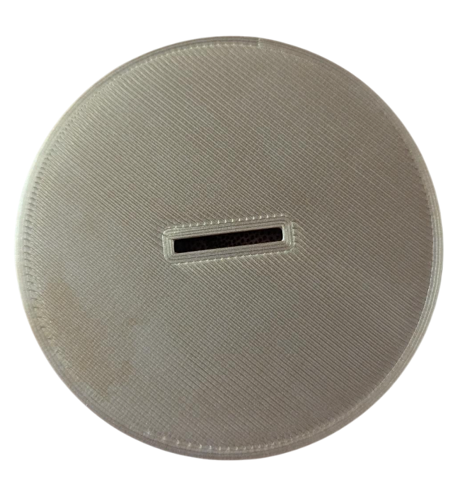 Can cover with small spoon slot