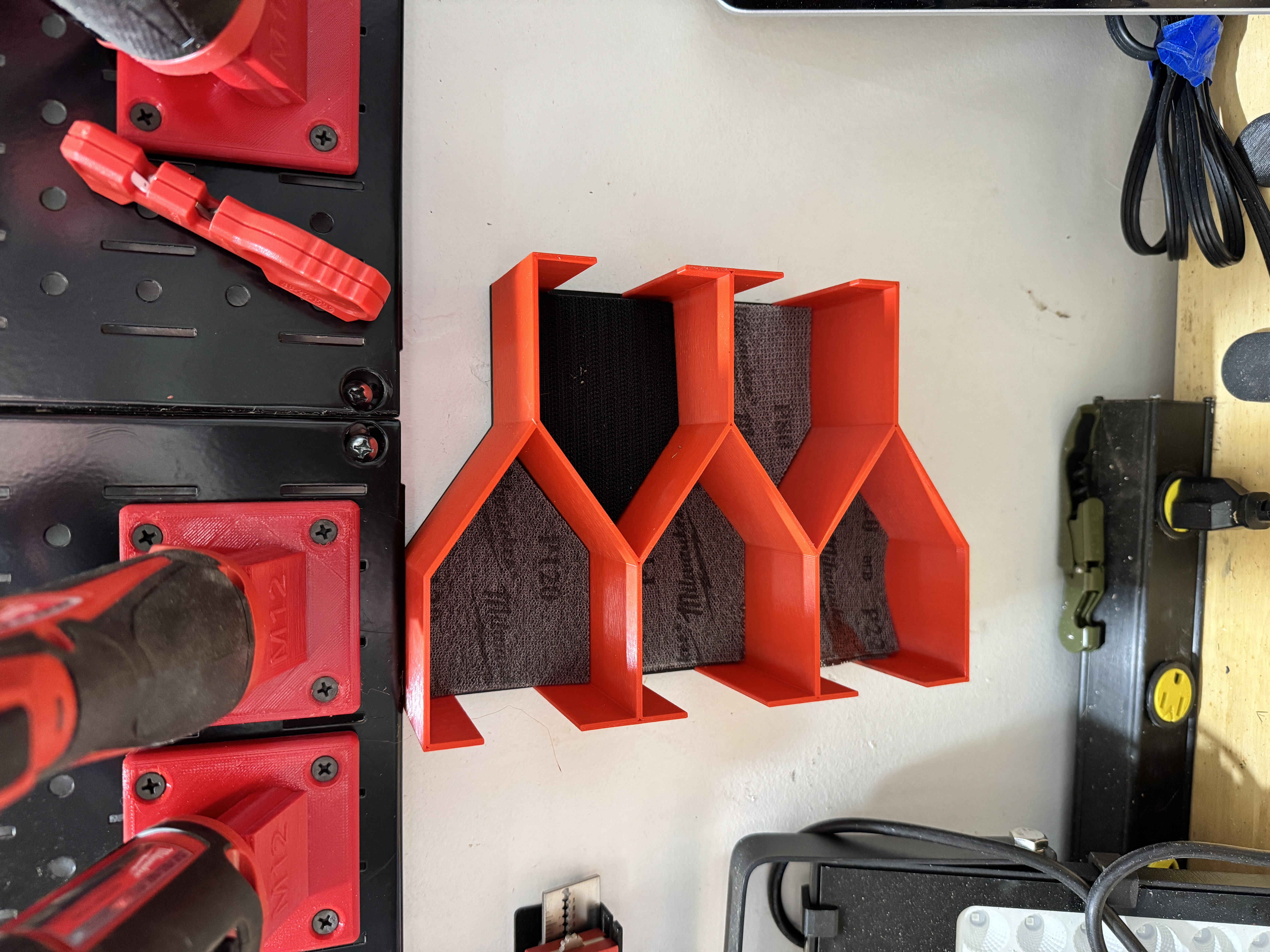 Milwaukee M12 Detail Sander - Sandpaper holder