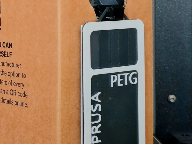 Filament Swatch / Label With Integrated Thickness Steps
