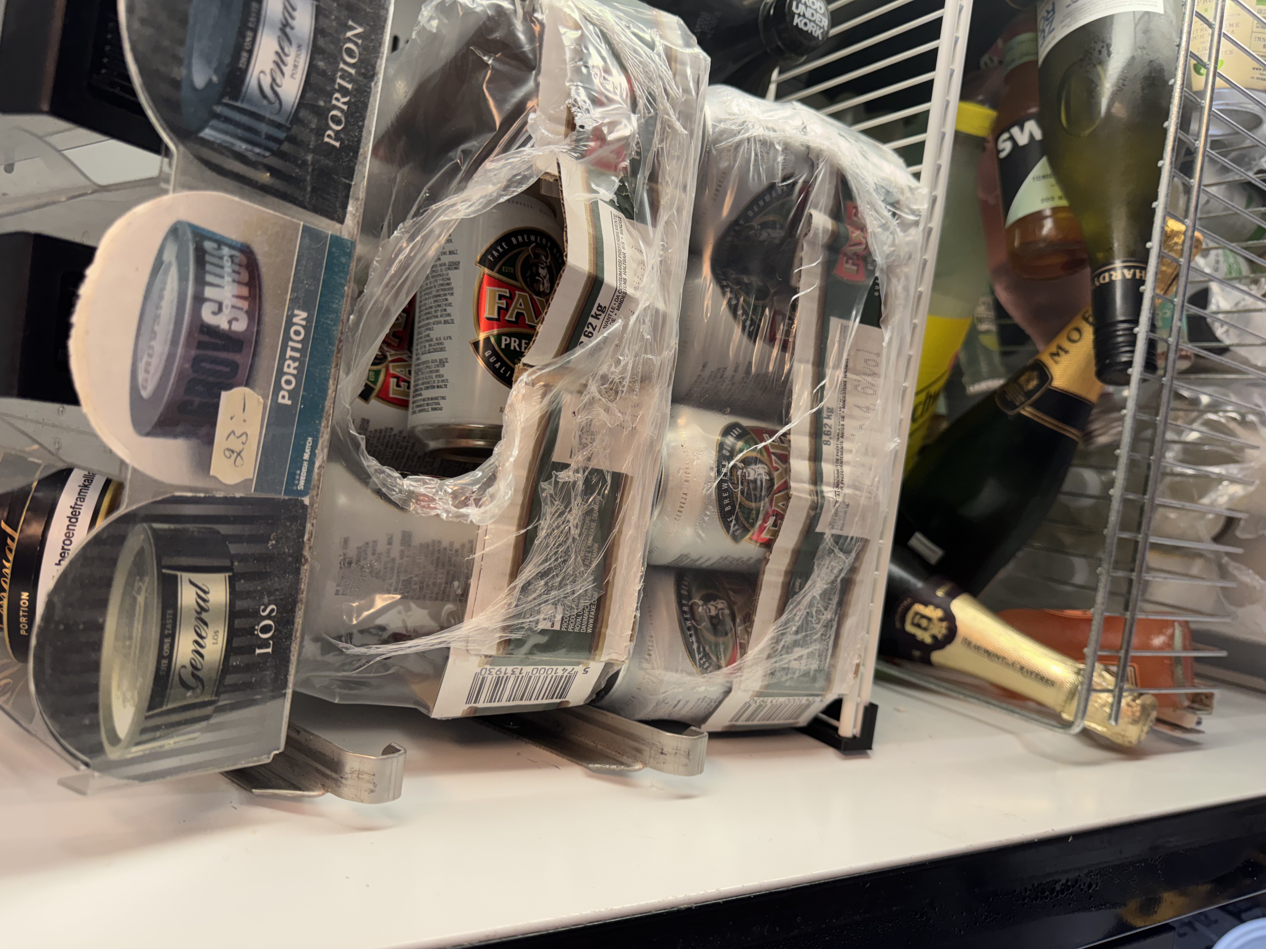 Elfa wire shelf