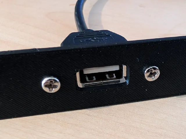 Amiga 4000 Expansion slot USB bracket
