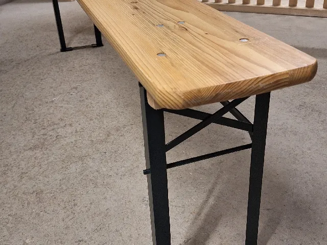 Party table floor protection removable