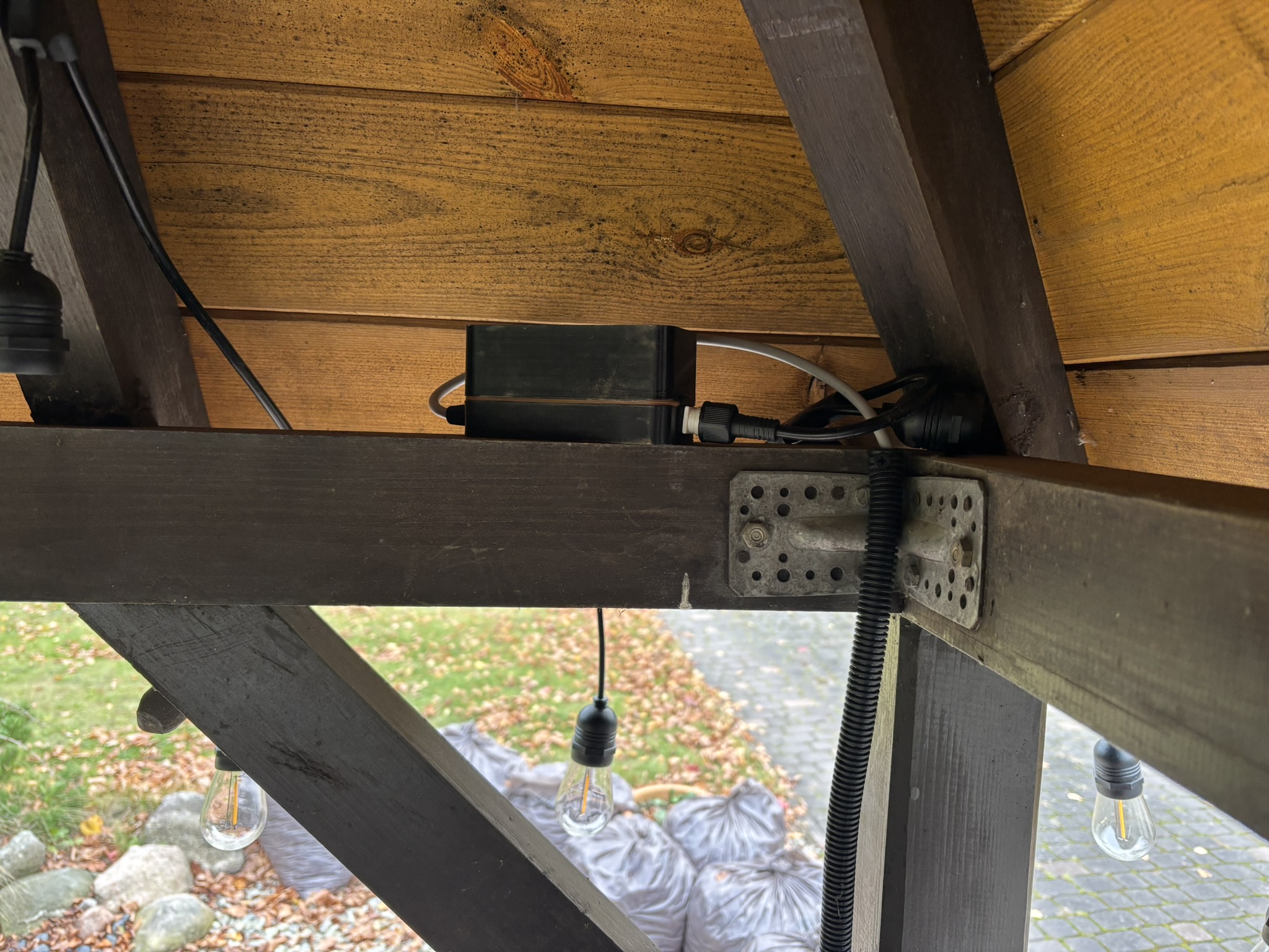 Connecting outdoor box WAGO + smart switch