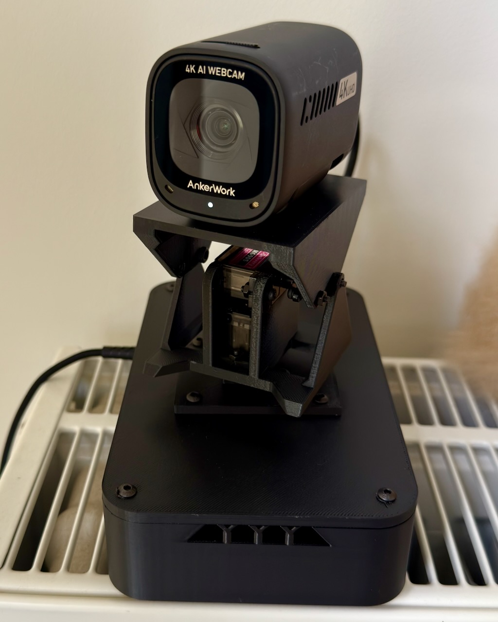 Webcam frame with servos (MG90s)