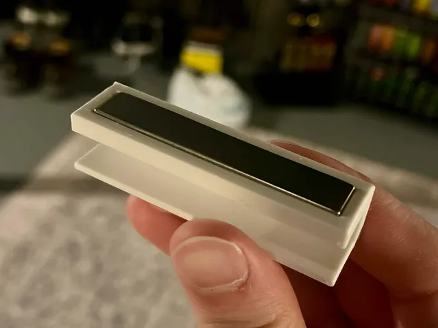 Magnetic Vinyl Hanger/Holder