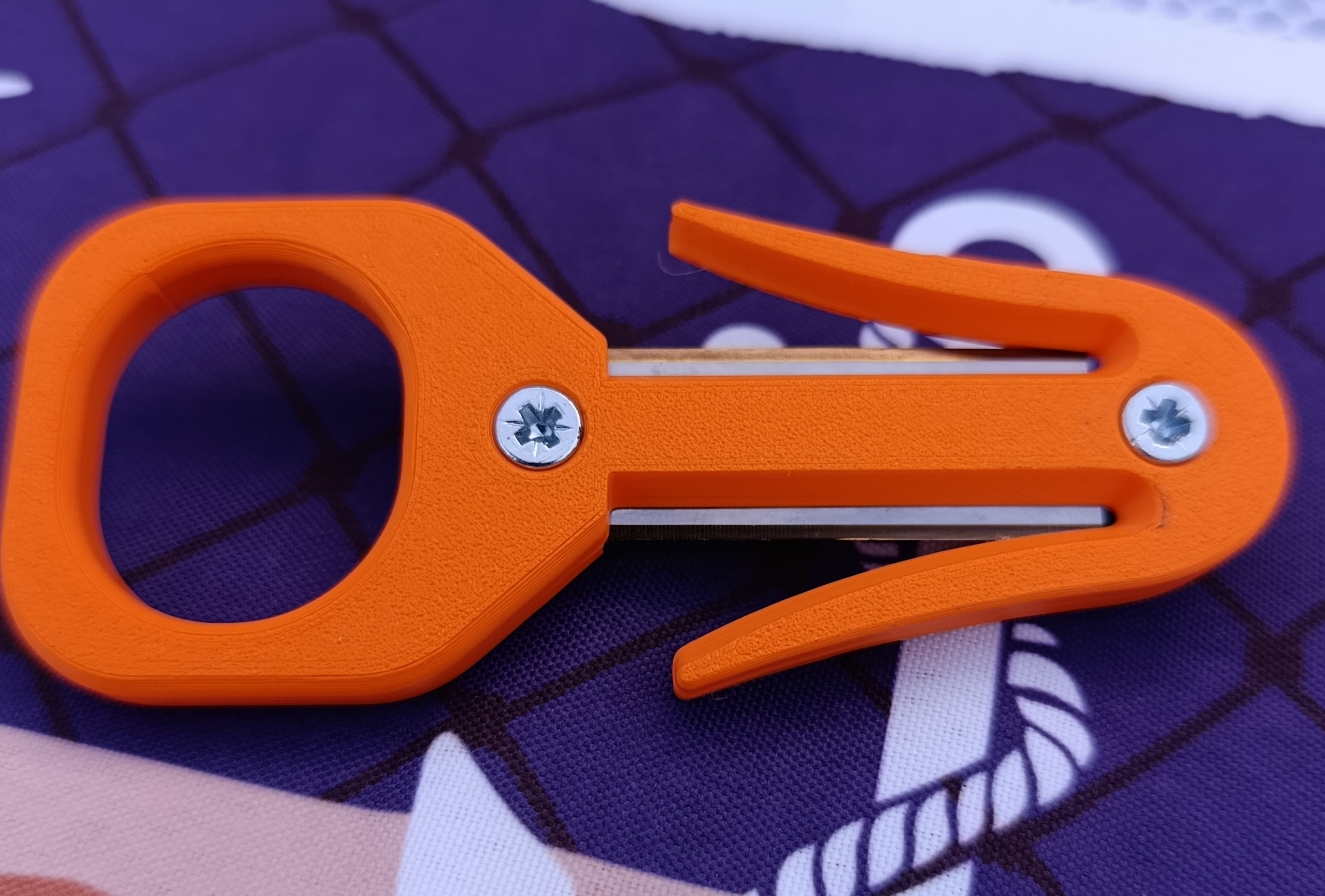 Scuba diving line cutter