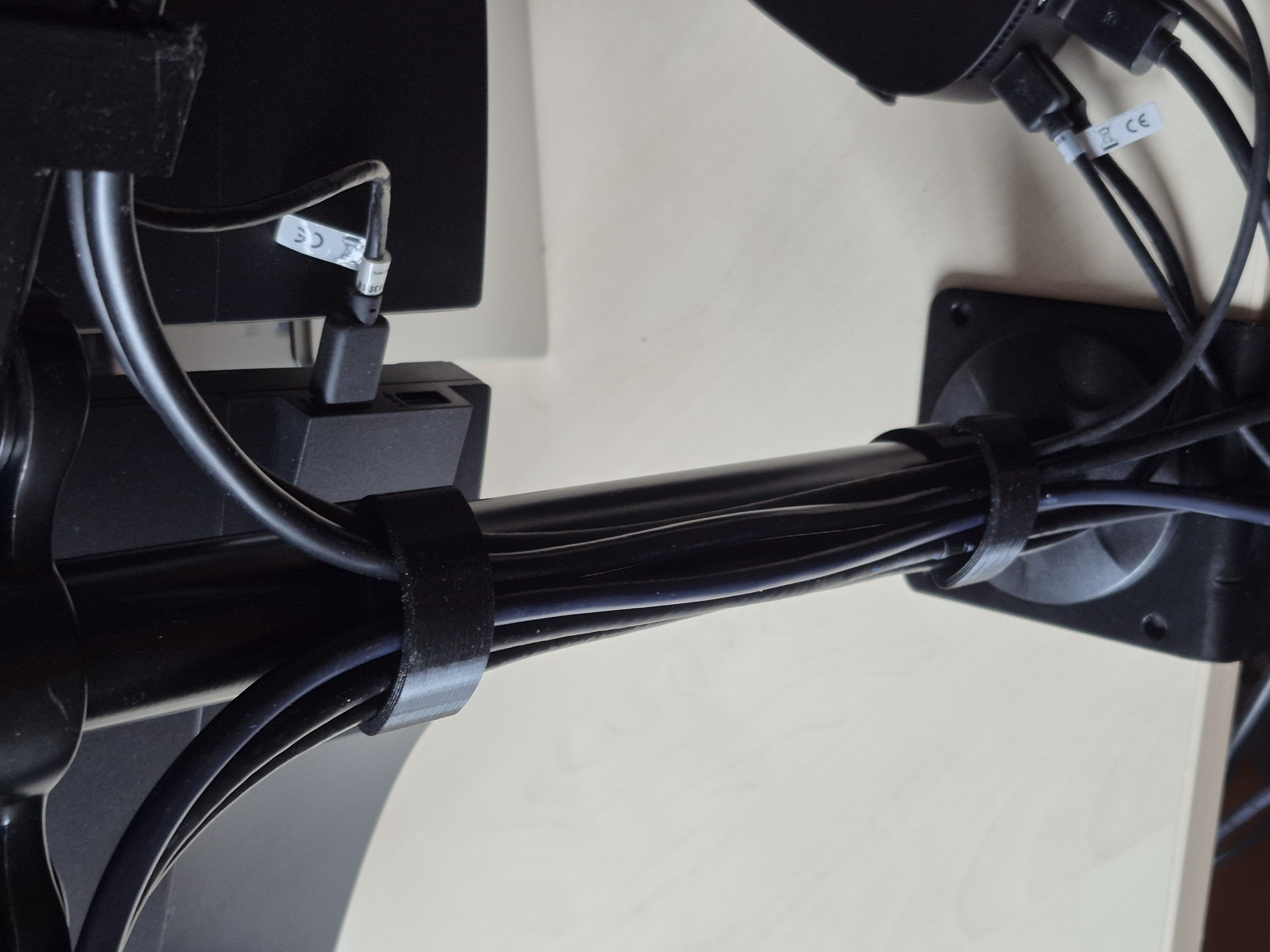 Cable Clip for Monitor Stand (29/35mm)