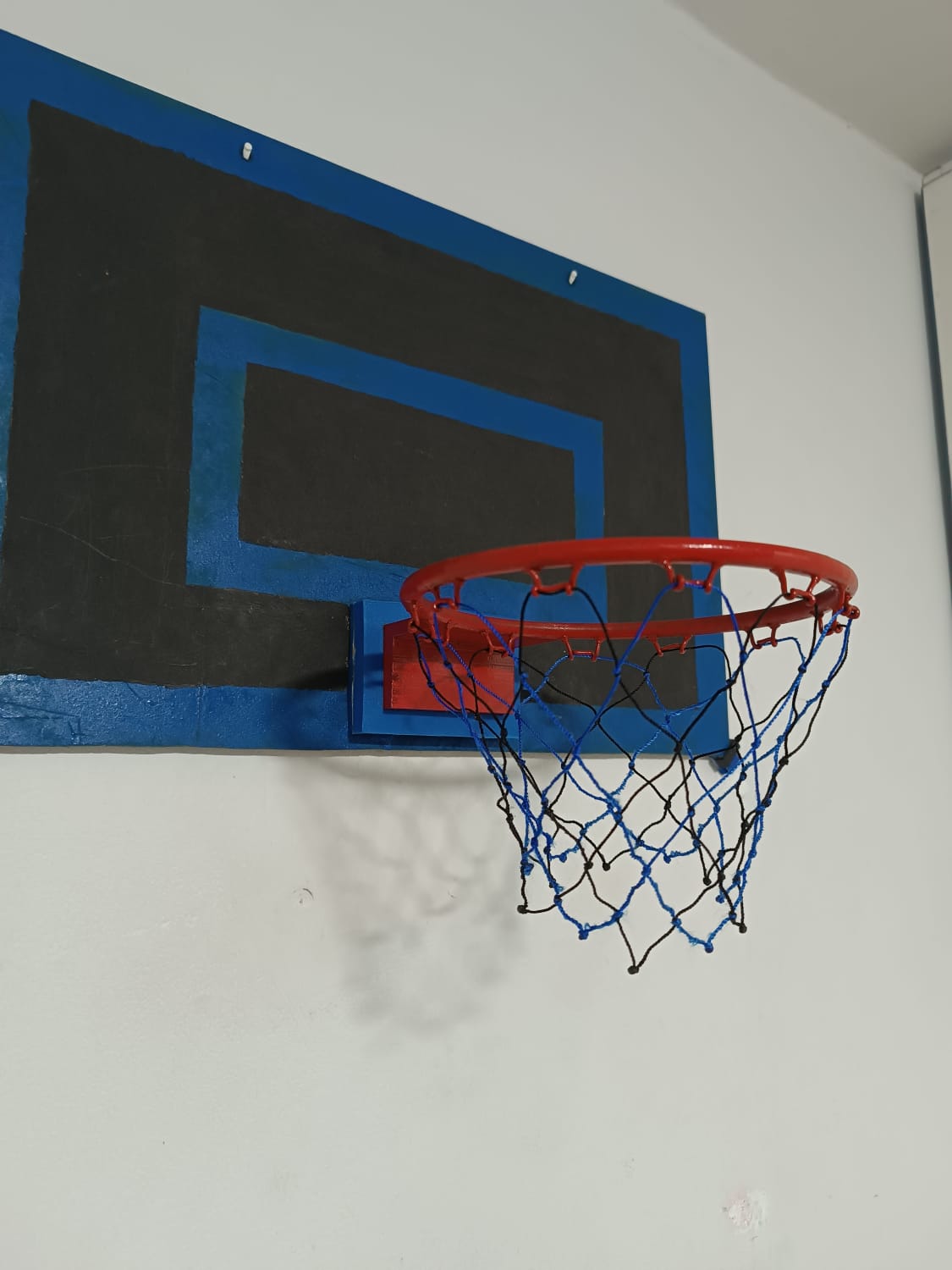Basketball hoop