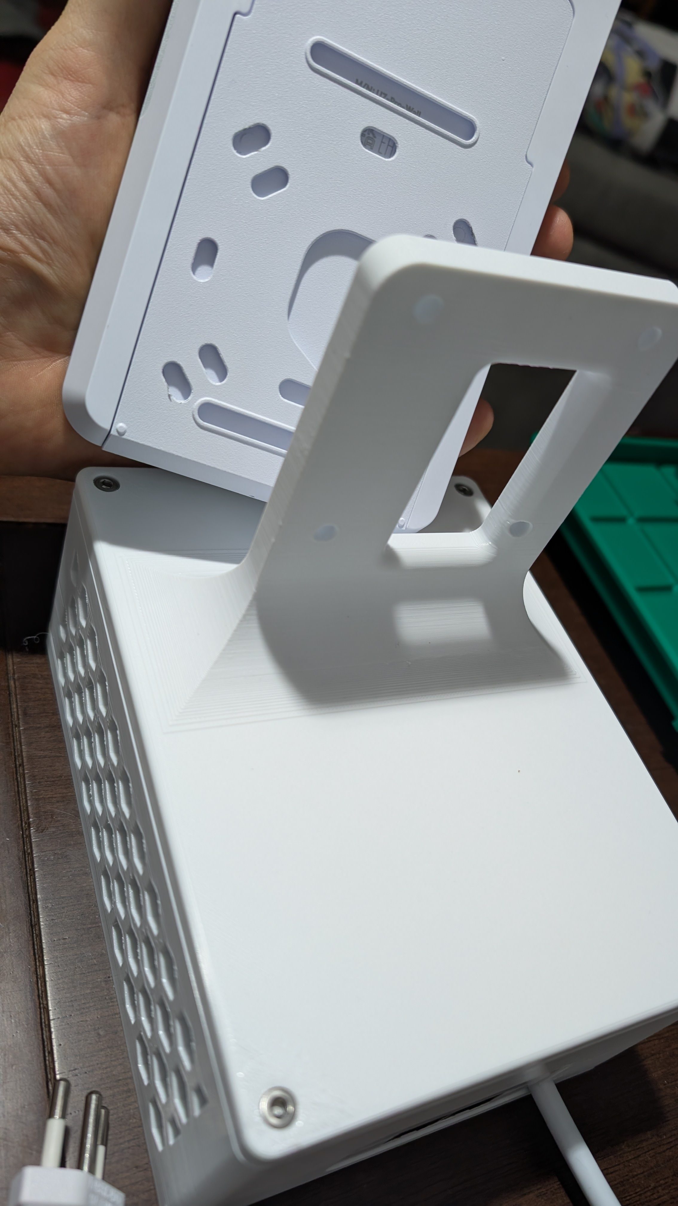 U7 Pro Wall – Desktop Stand + PoE Injector Box — miniatura 8