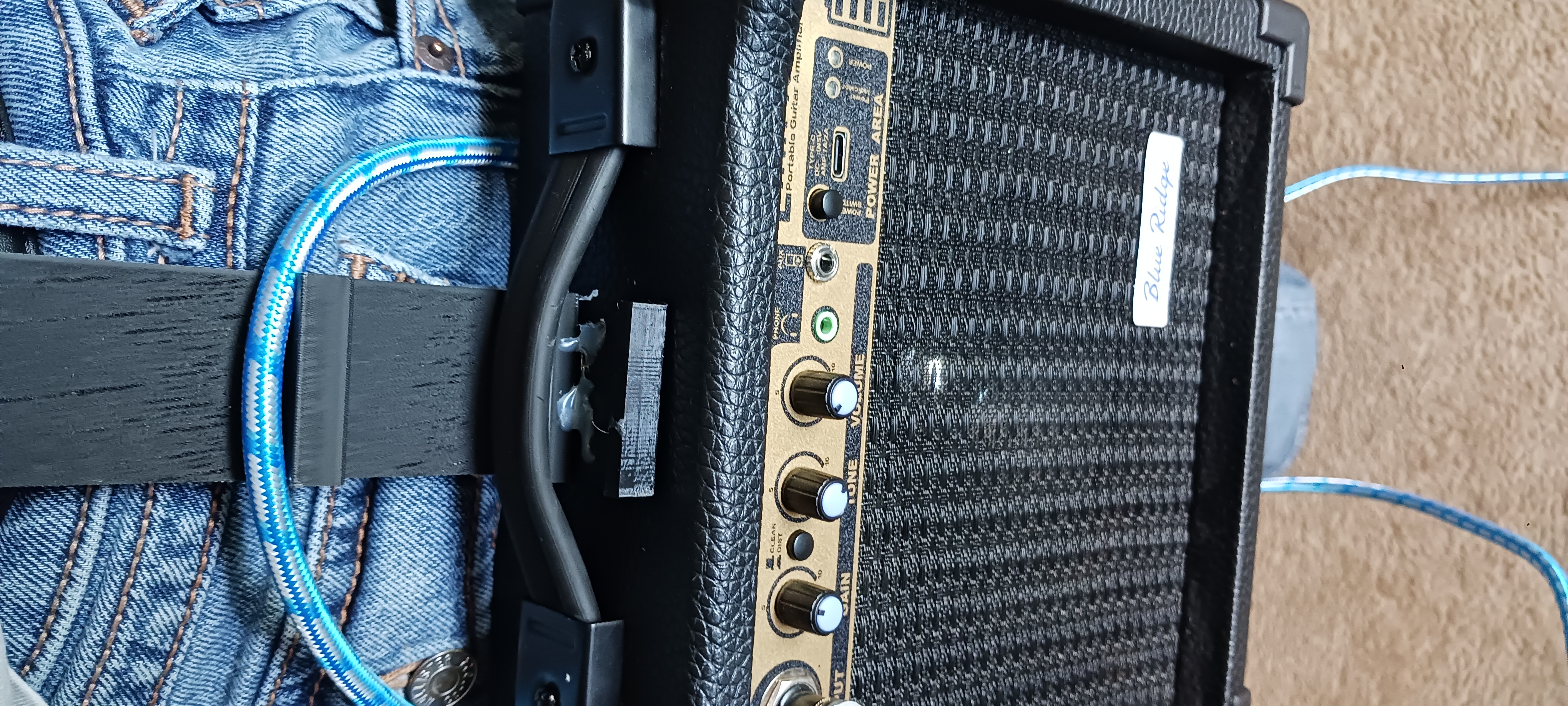 Small guitar amp belt clip