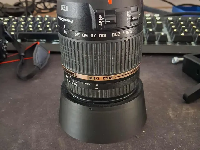 Tamron Di II 18-270mm Ø62 lens hood