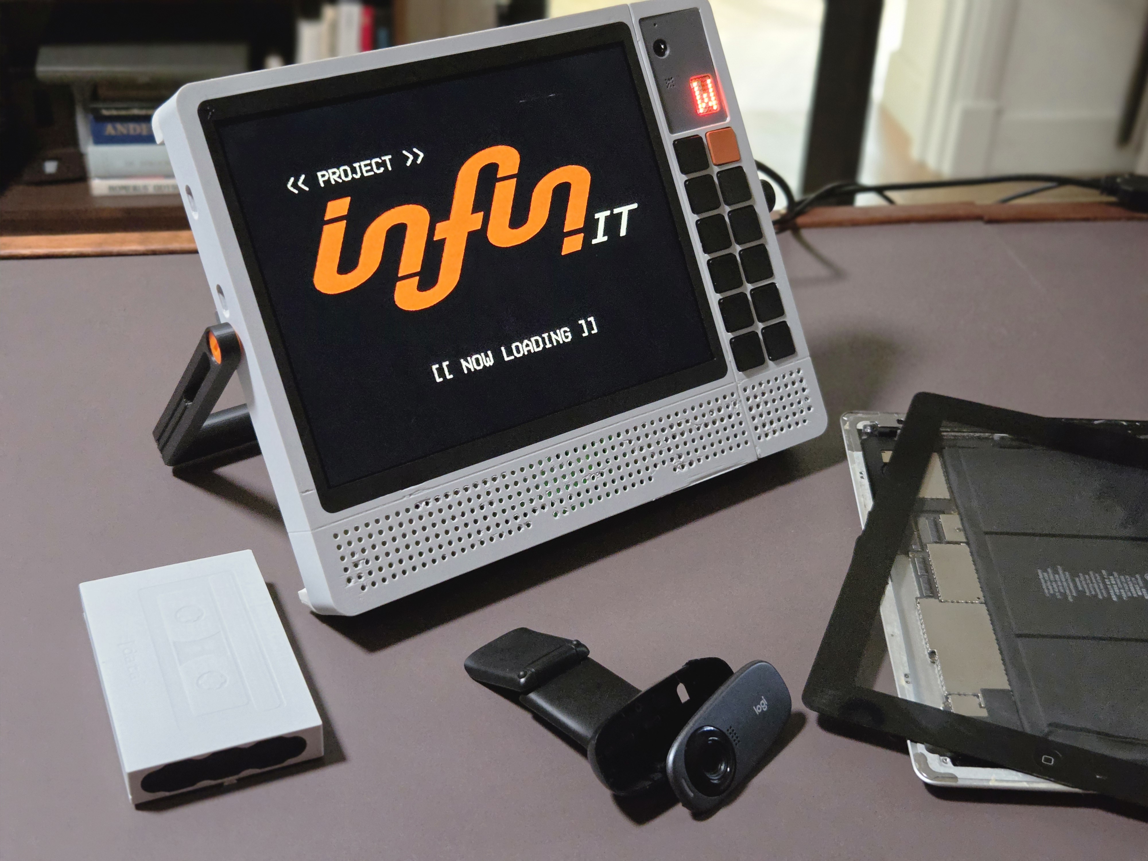 Project INFIN_IT: A Framework 12 Based Modular Workstation with Repurposed Components — miniatura 2
