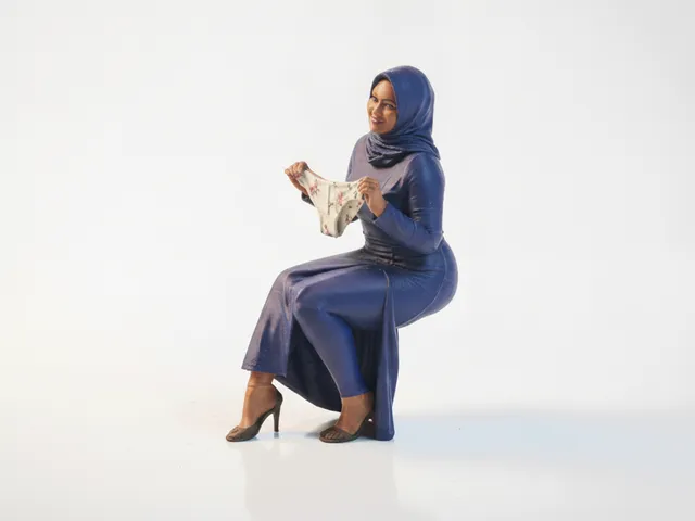 Hijabi Woman Figure Female Statue 3D Printable
