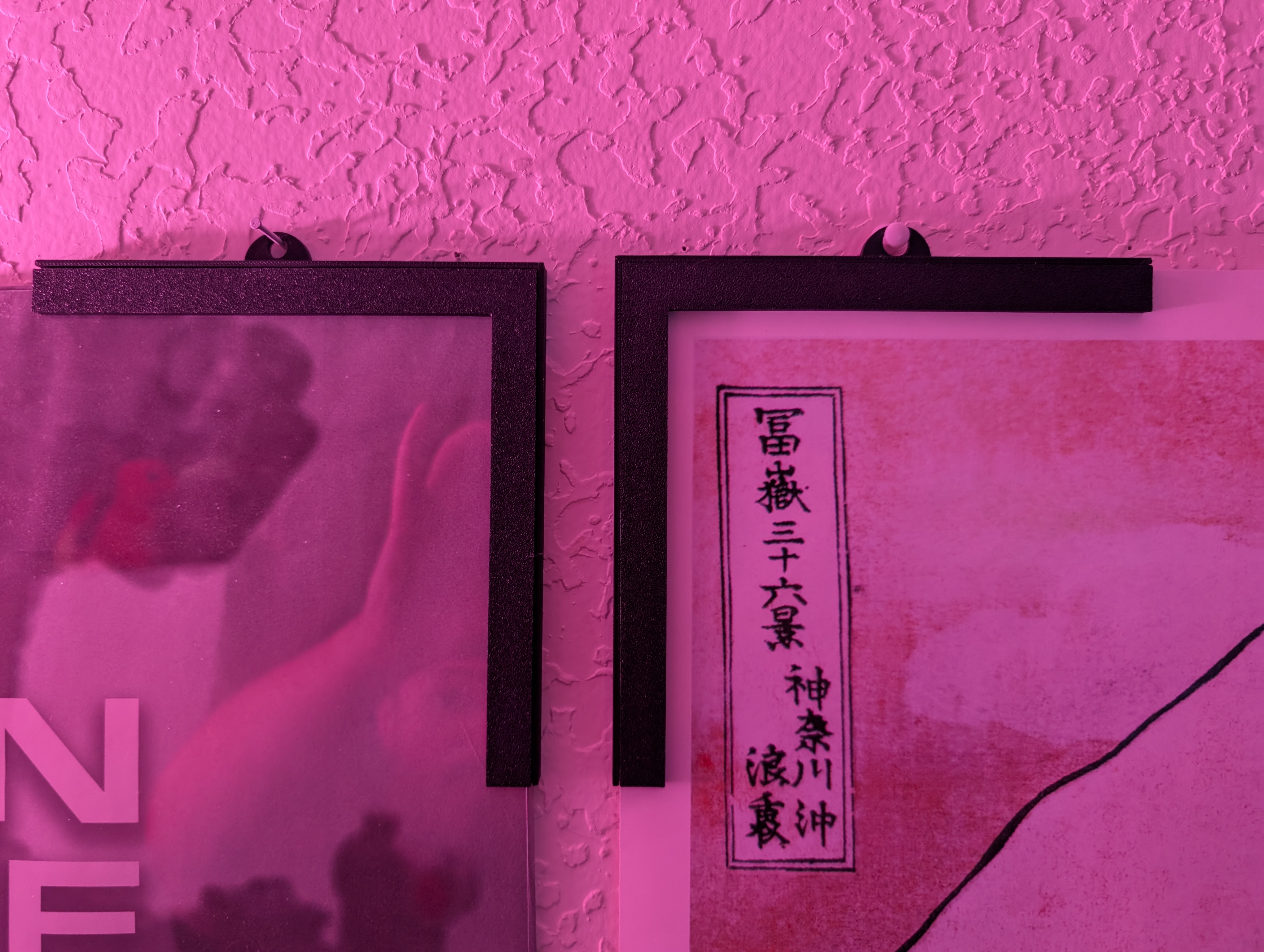 Poster Hangar - Frameless Design Version 1.0