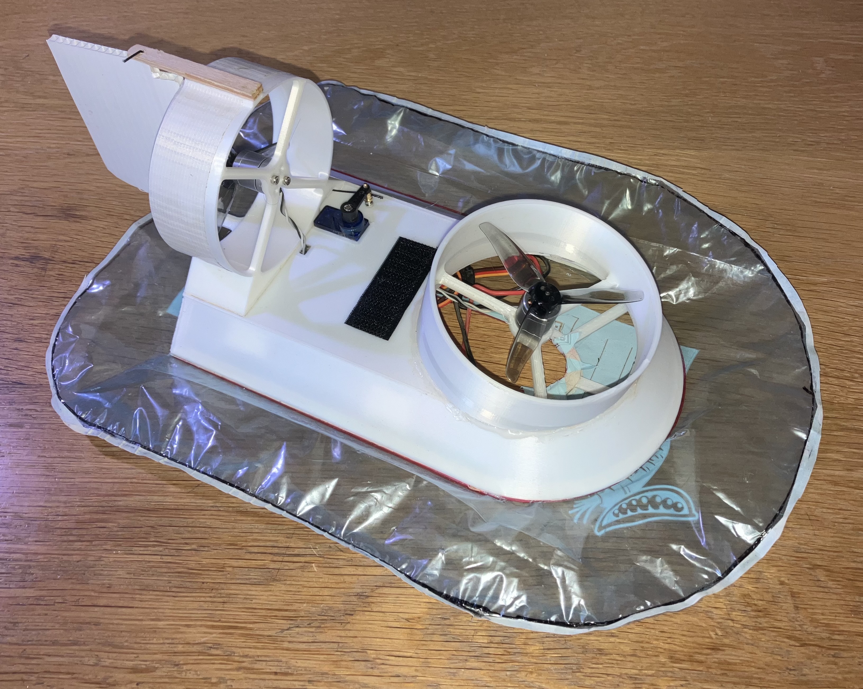 Miniatura 2 do modelo 3D R/C hovercraft