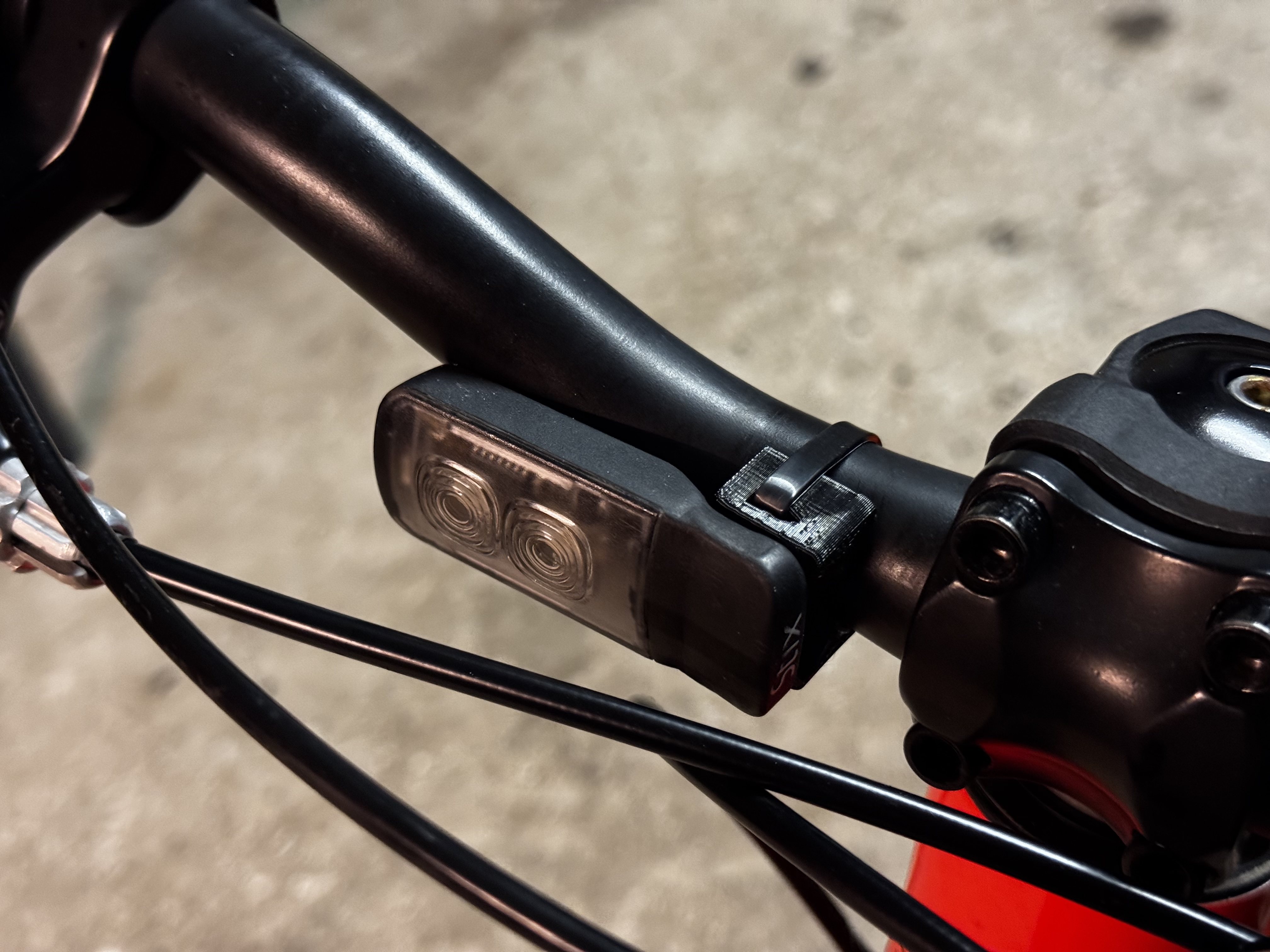 Specialized Stix ø22mm handlebar ziptie-mount