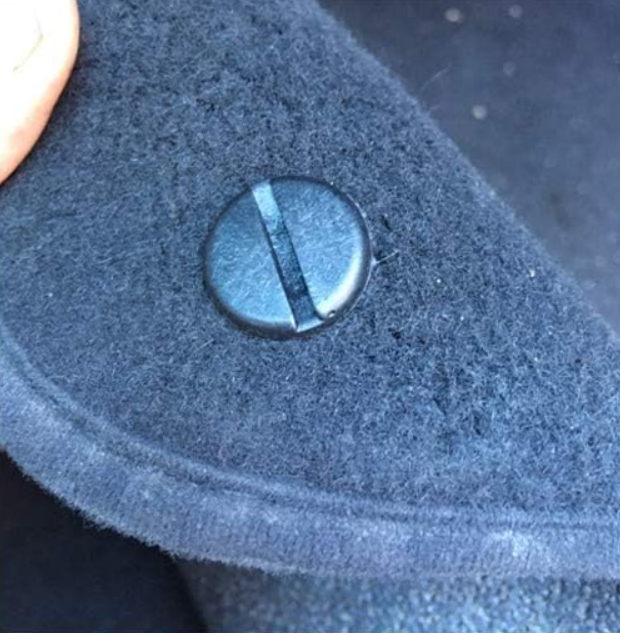 Fixation - vis tapis BMW