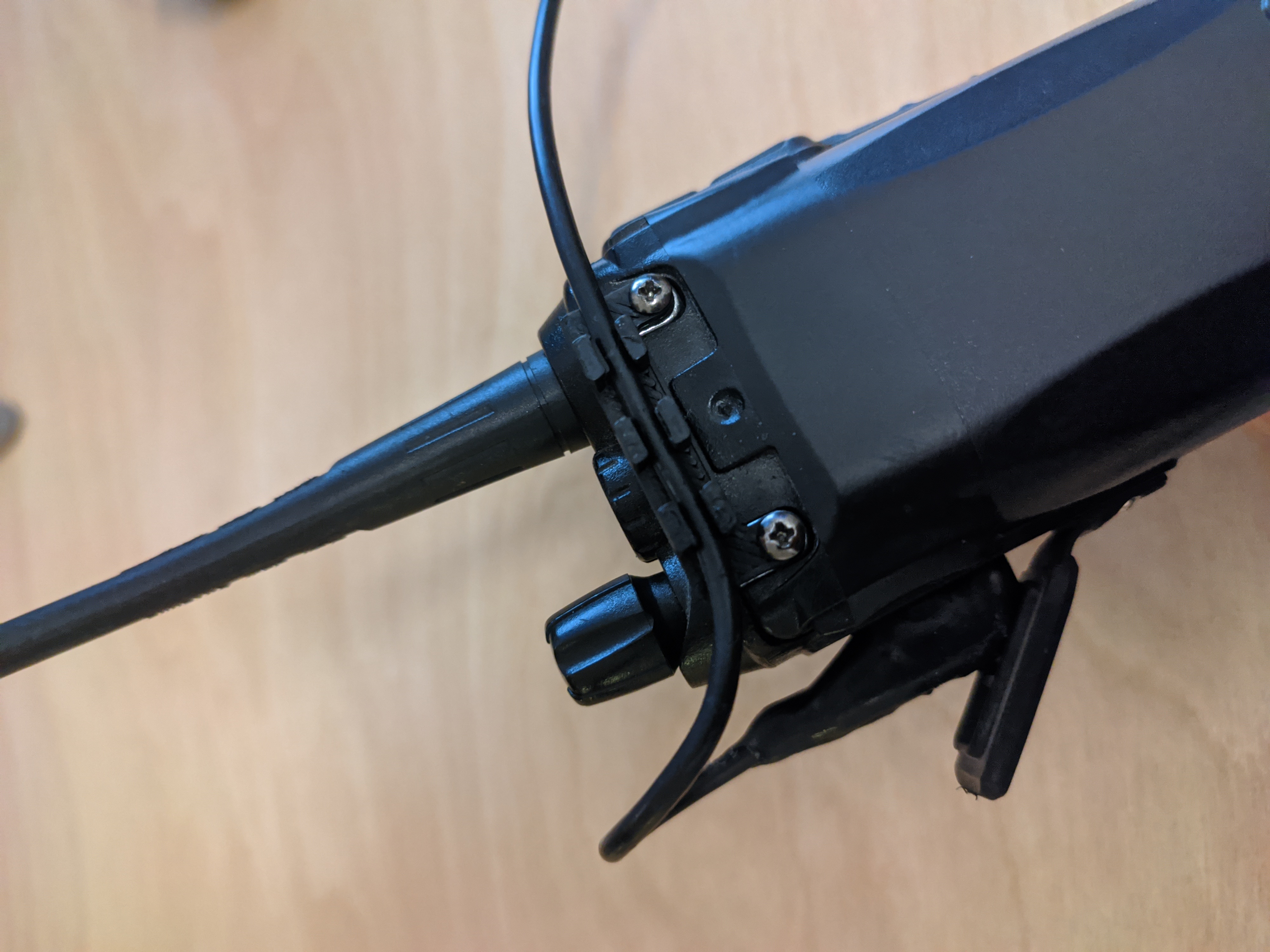 Baofeng UV-82 cable relief clip