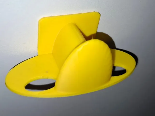 Small shelf for glasses
