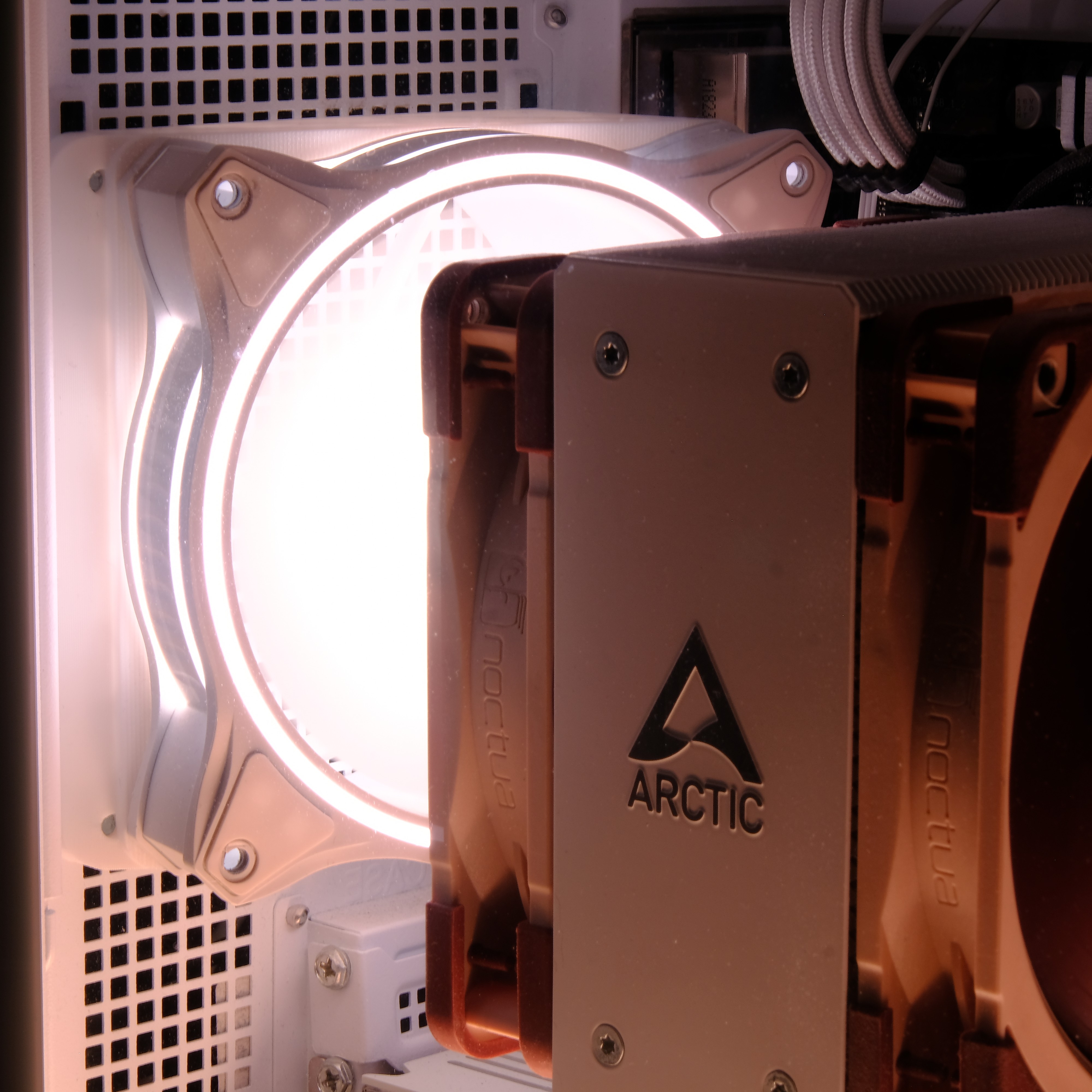 Angled PC Fan Mount (120/140 mm) –  Choose from Angles 15°–90°, Airflow & RGB + Clearance Test