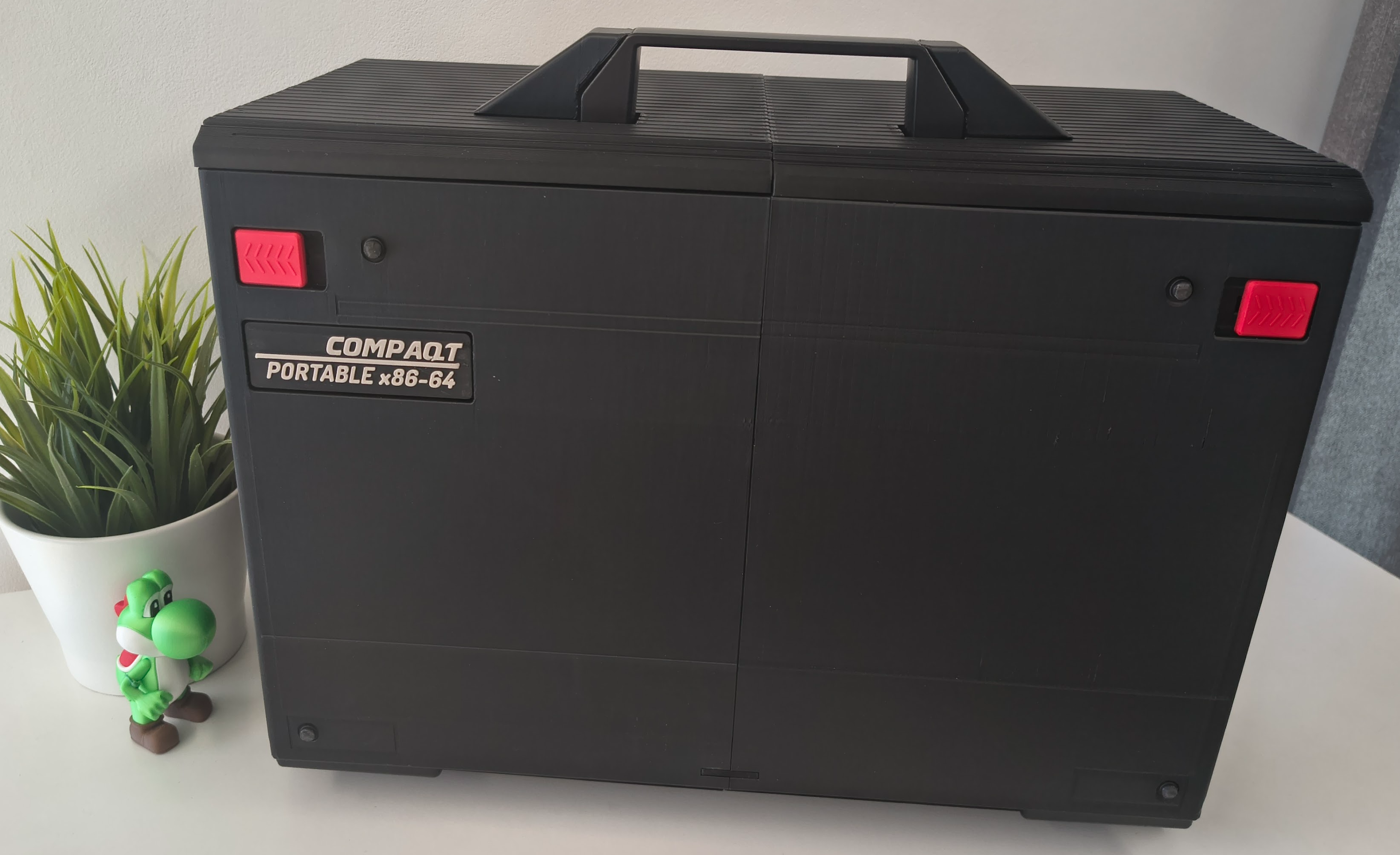 Compaqt Portable x86-64 All-in-One SFF PC
