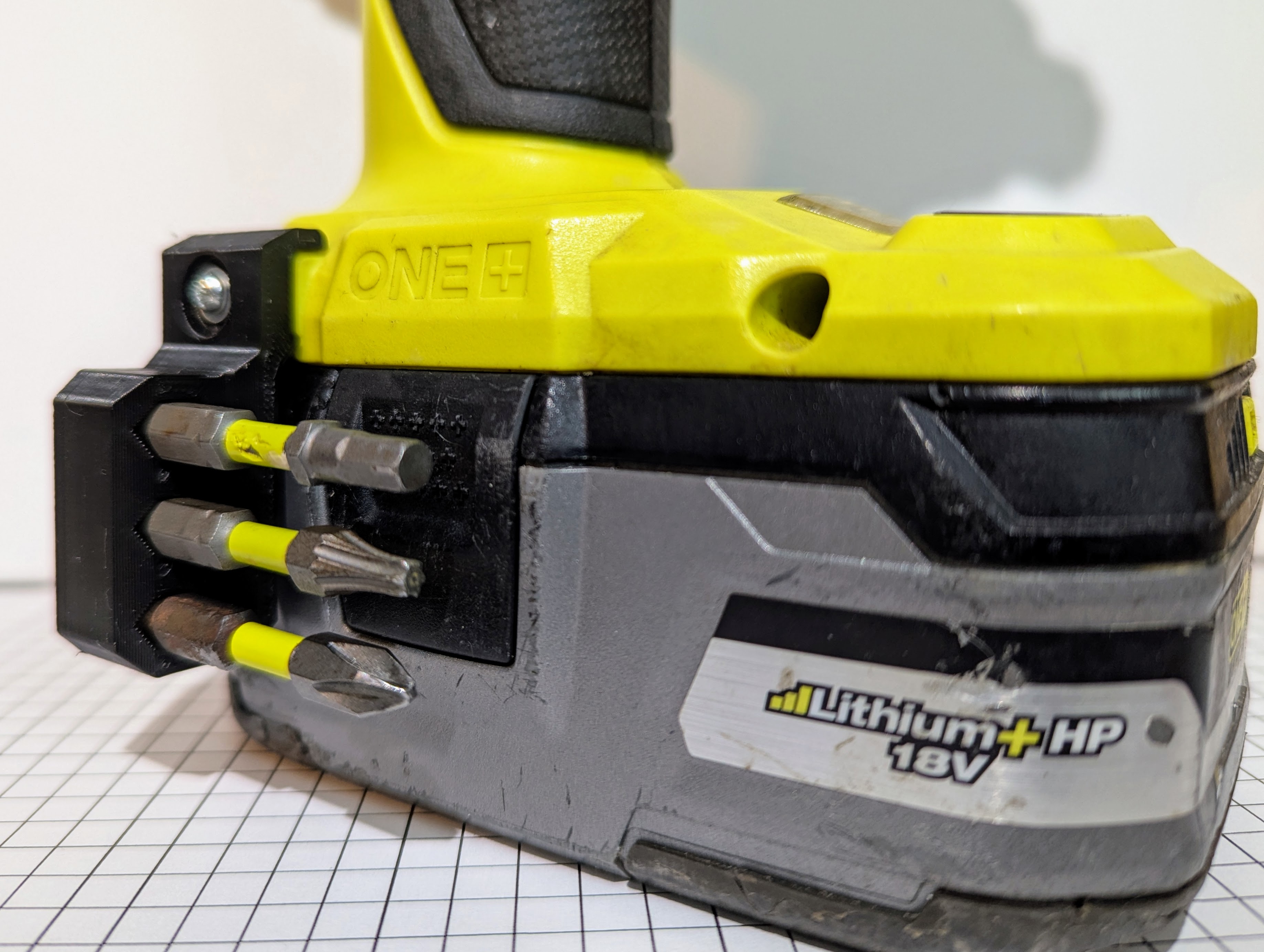 Ryobi impact driver bit holder with built-in magnets