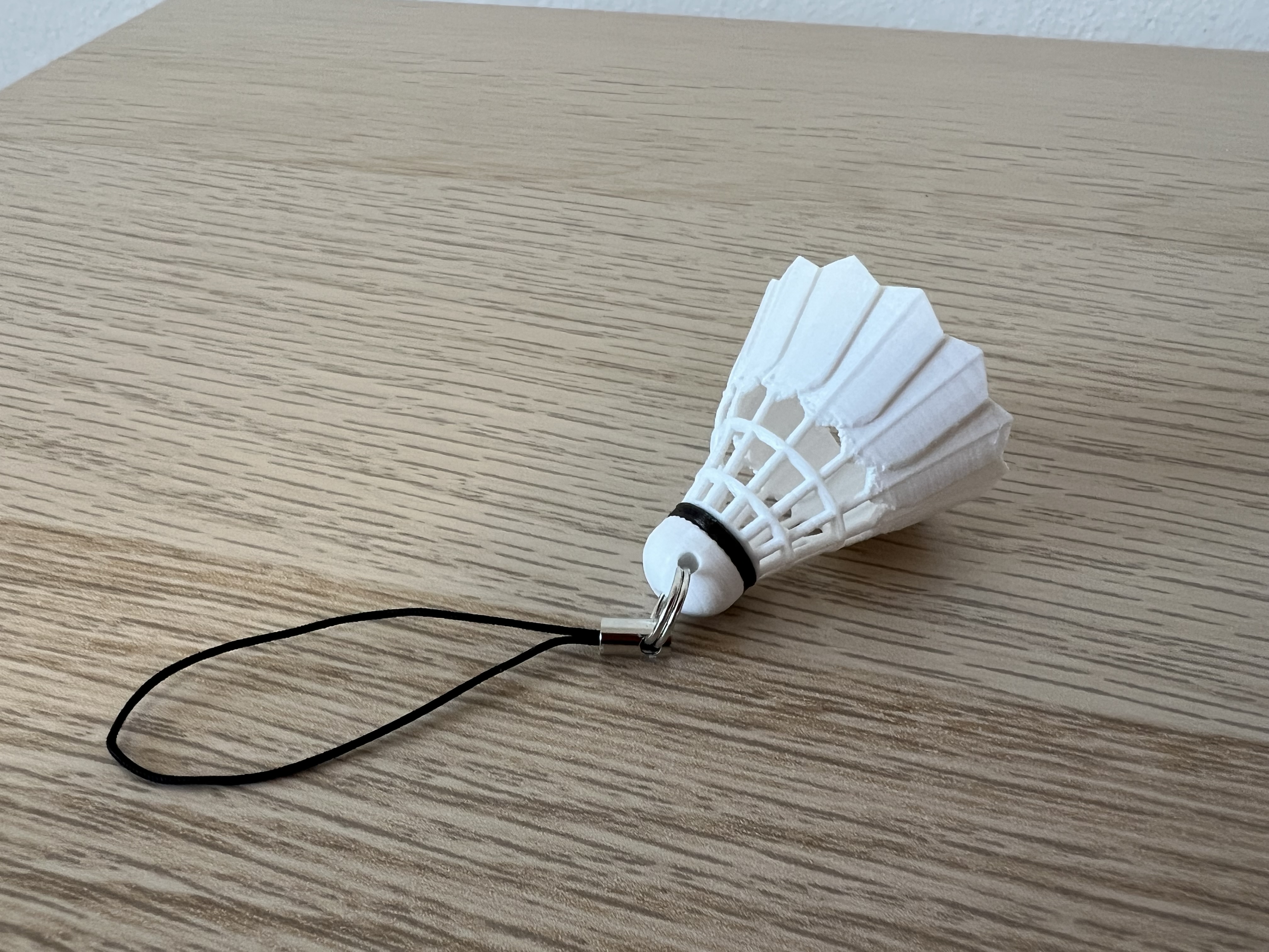 Miniatura 4 do modelo 3D Badminton shuttle keychain