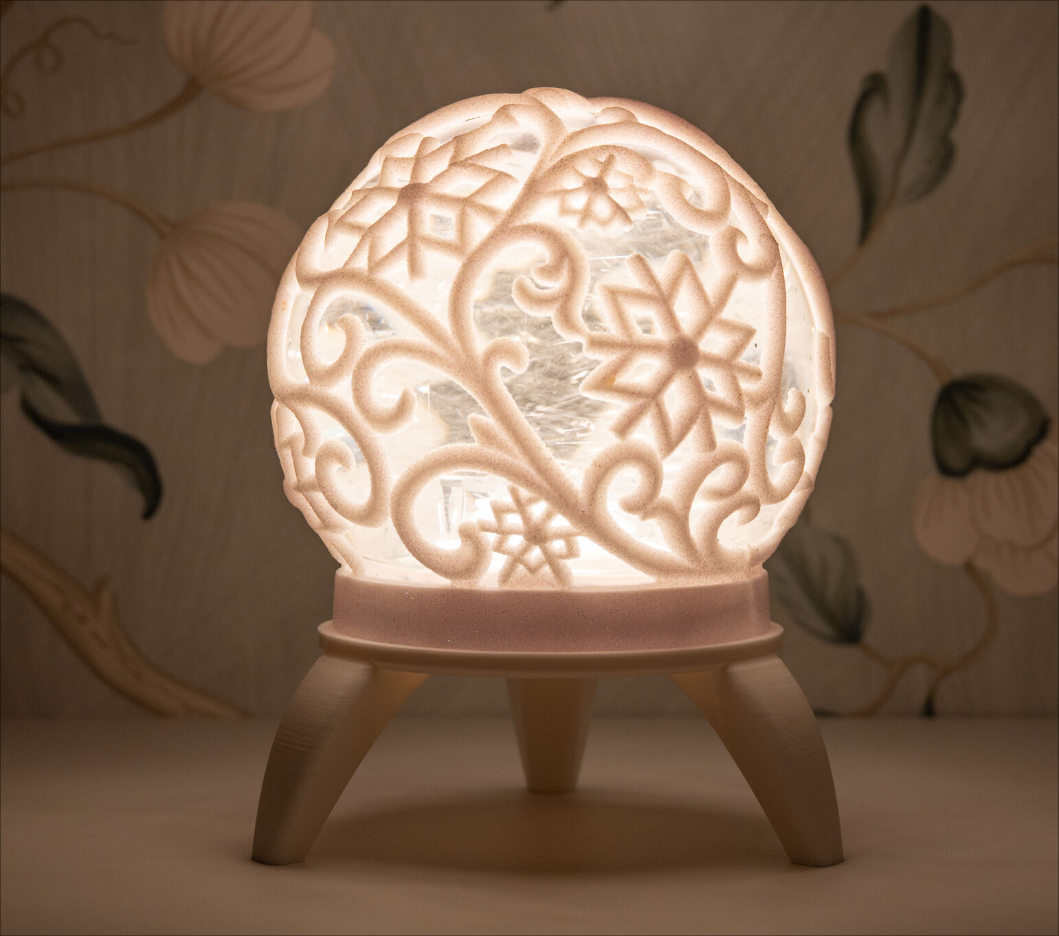 Snow globe stand