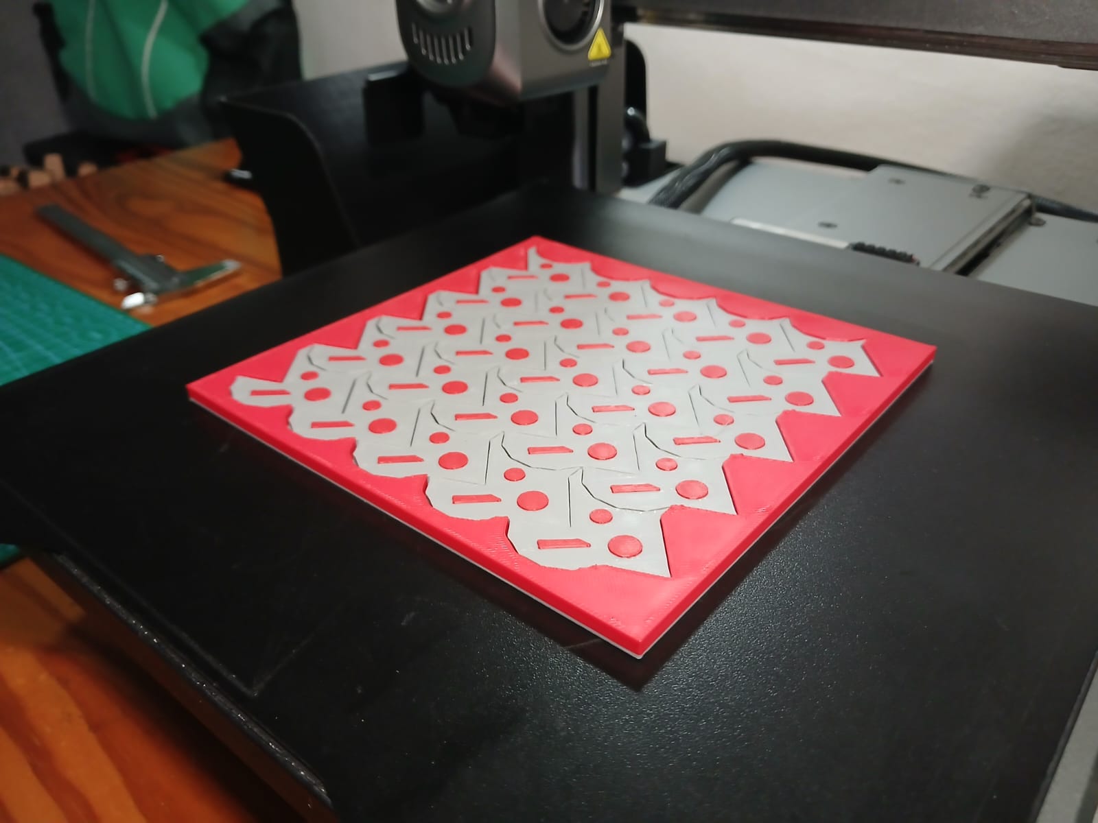 Tesselation puzzle and board