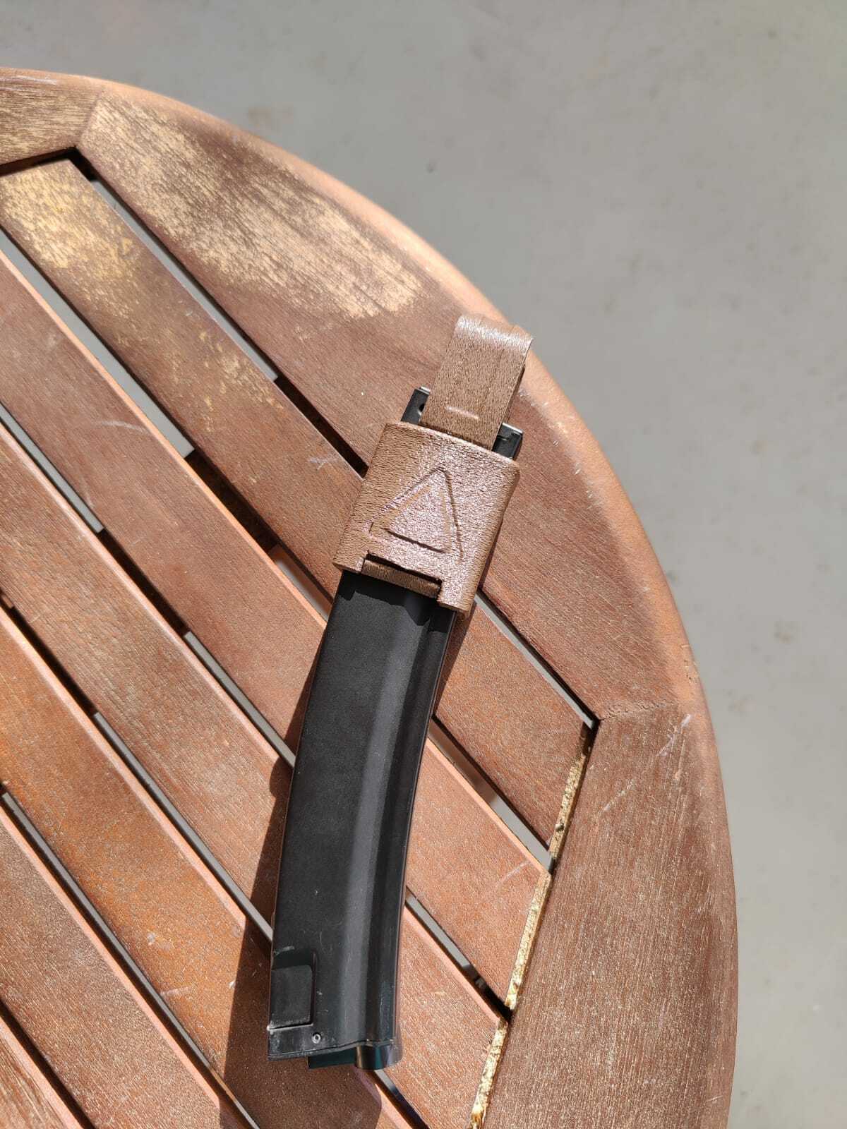 Mag pull loop for MP5 mags